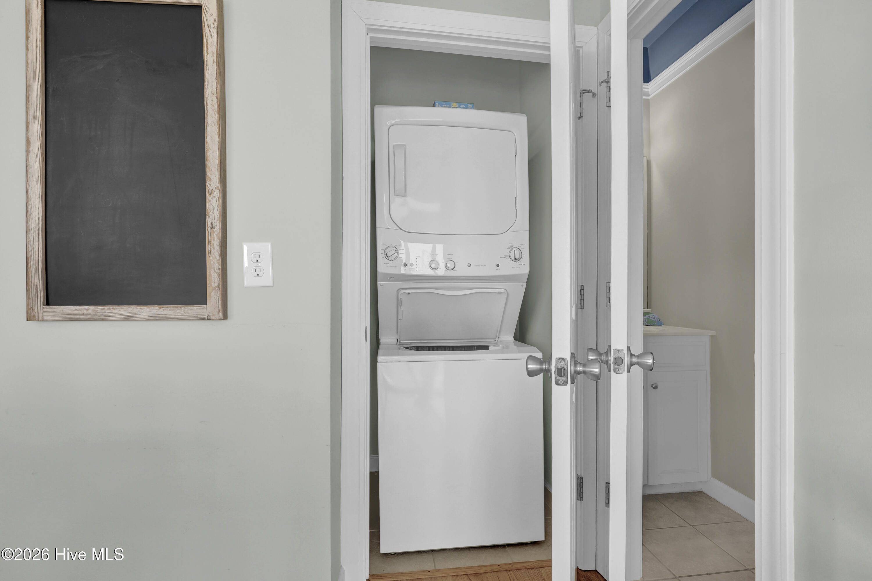 100550278 | Photo 38