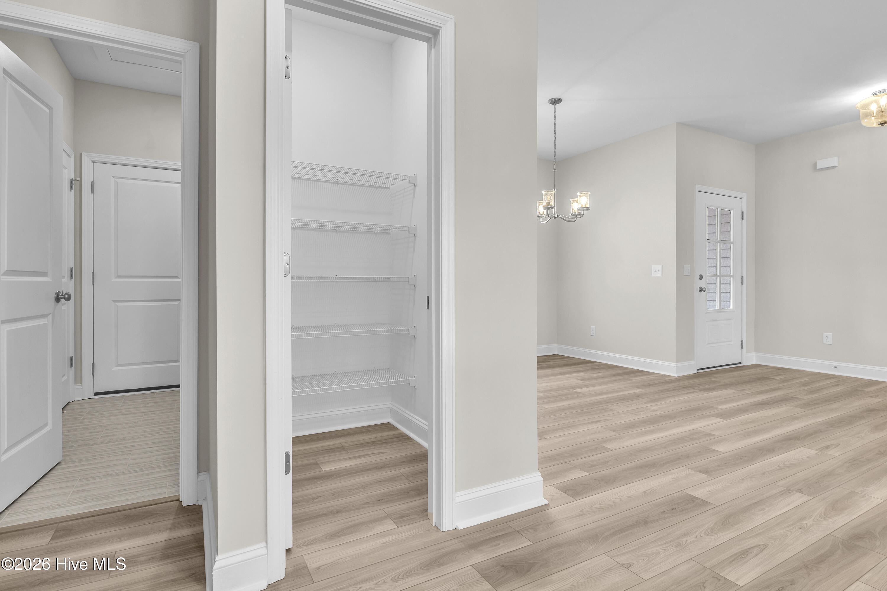 100552787 | Photo 21