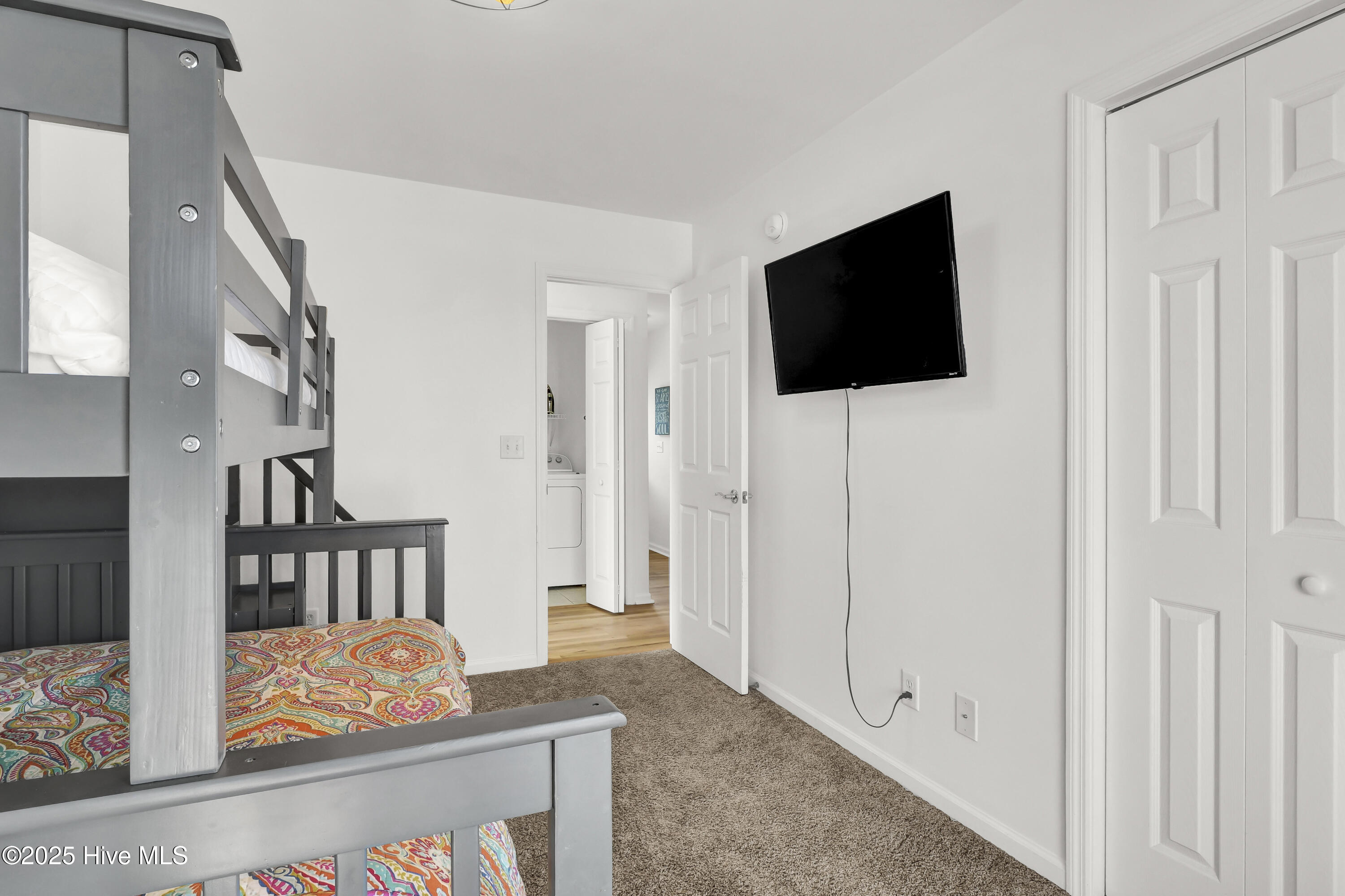 100521300 | Photo 26