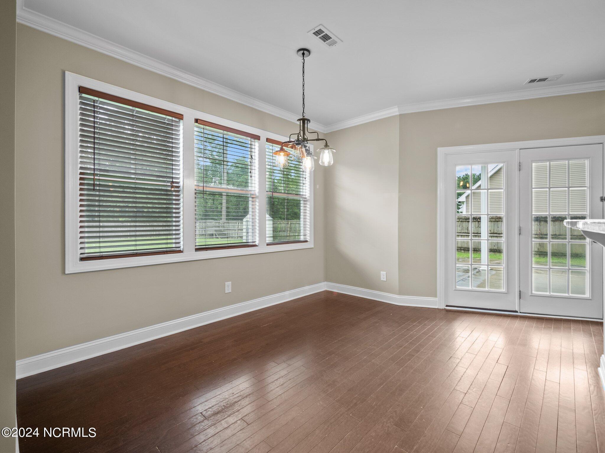 100557405 | Photo 12