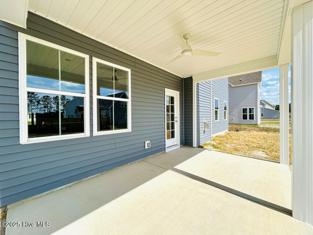 100479294 | Photo 62