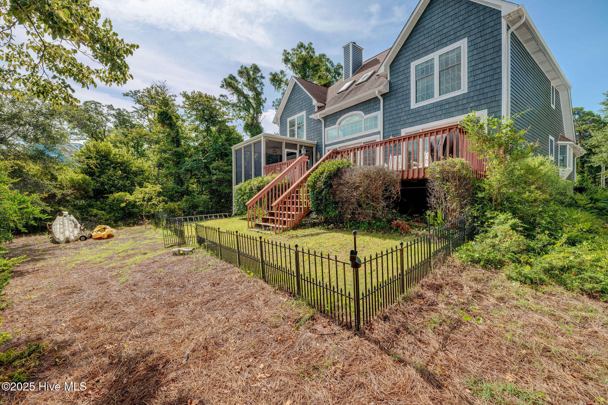 100519748 | Photo 16