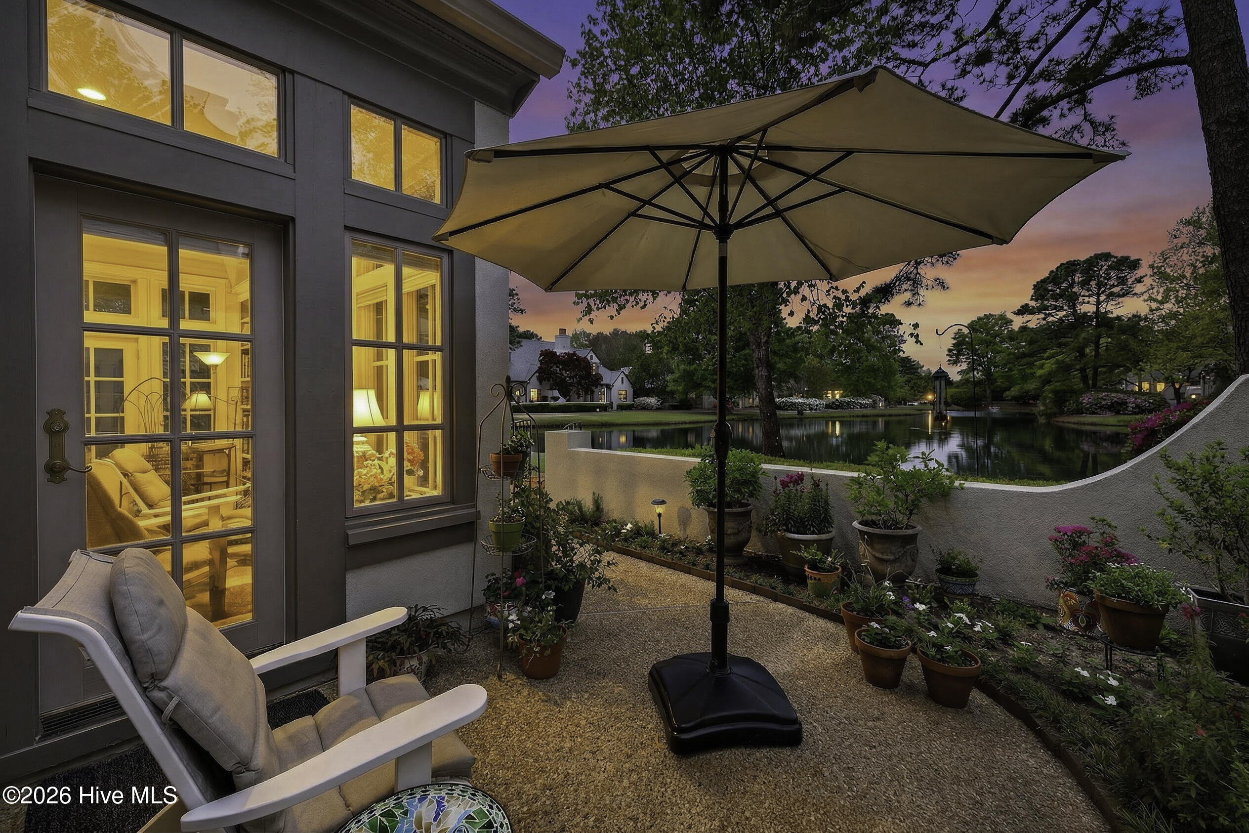 100565960 | Photo 12