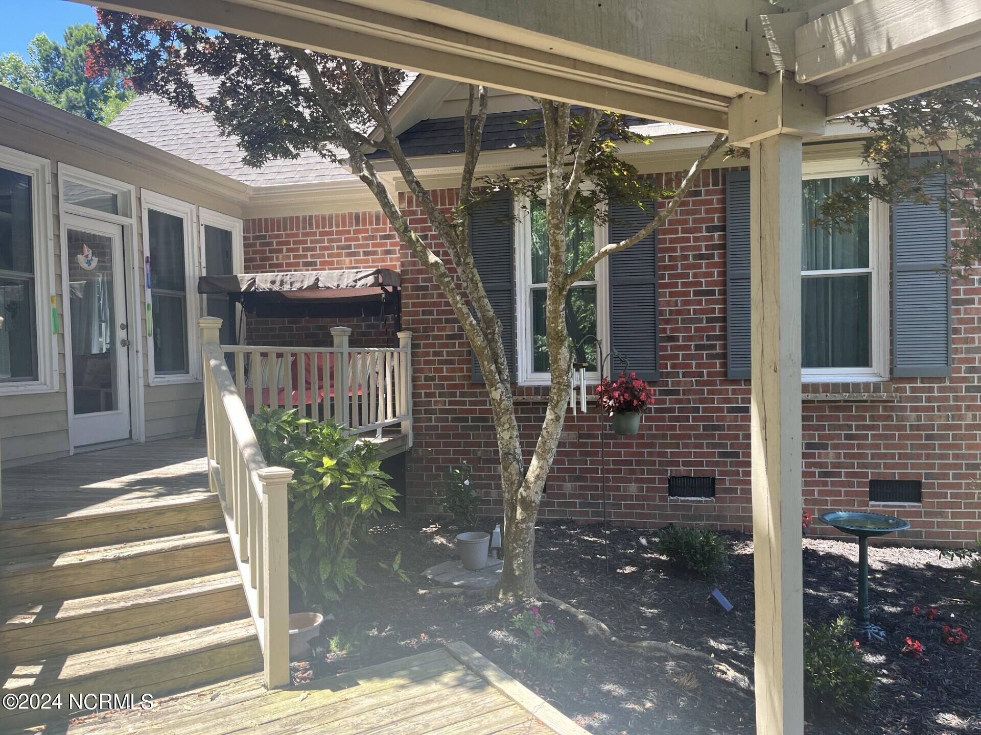 100463313 | Photo 38