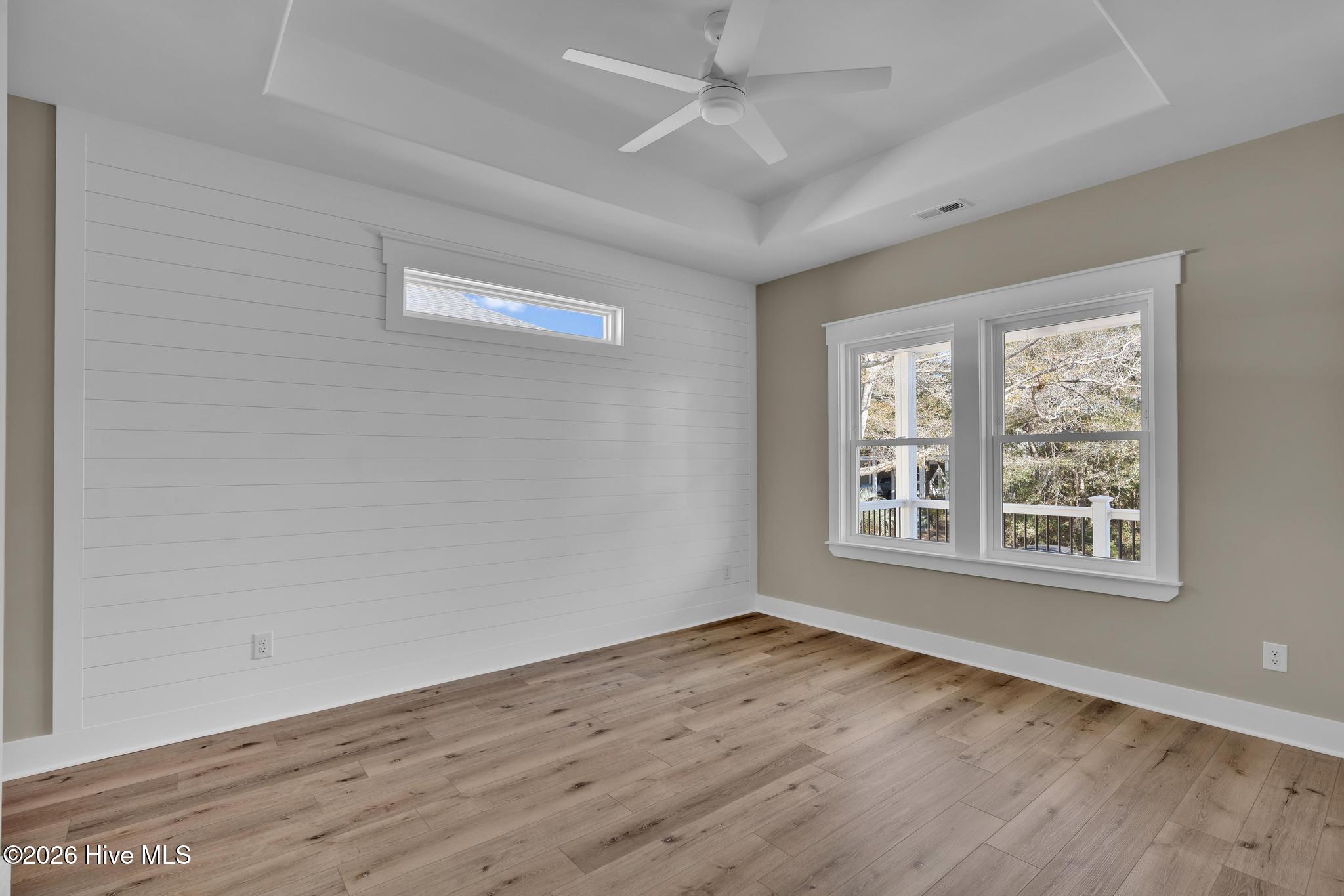 100549638 | Photo 18