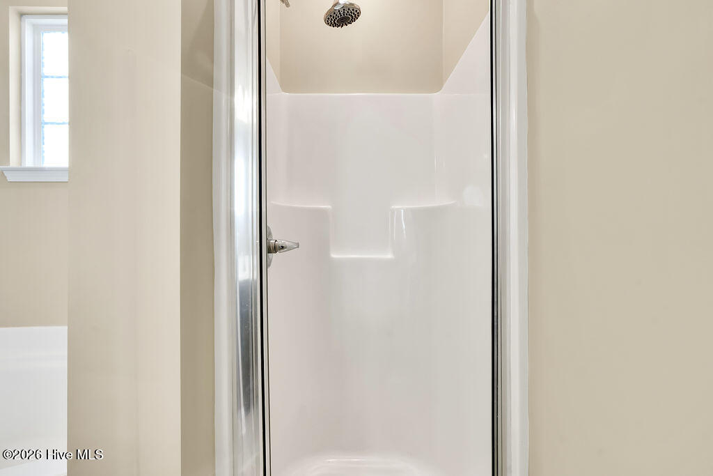 100564928 | Photo 24