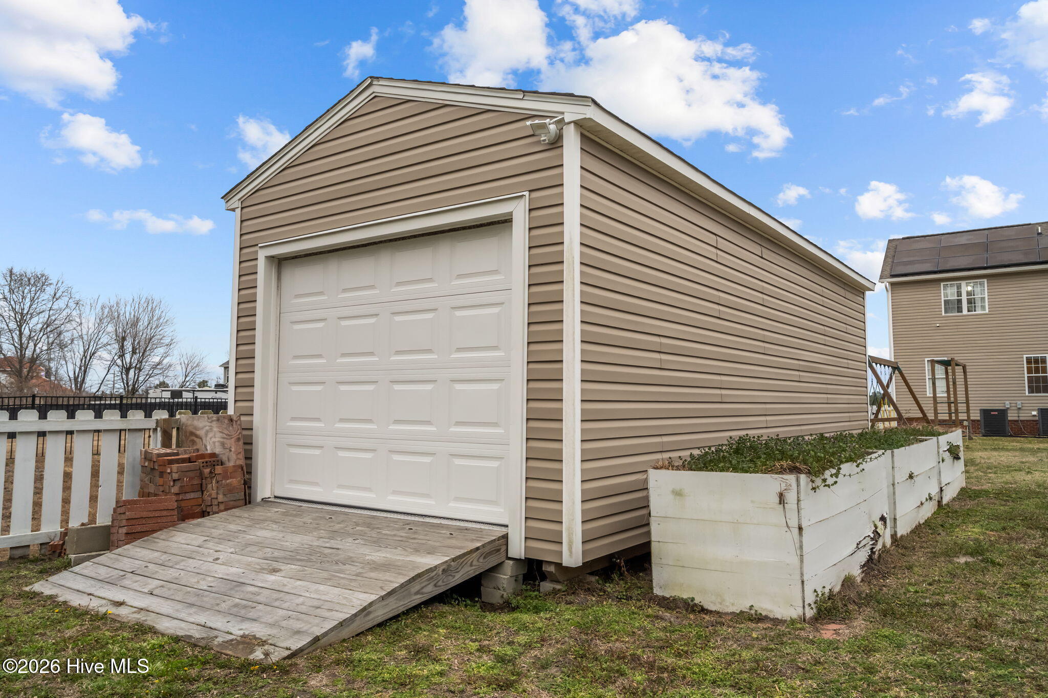 100557668 | Photo 56