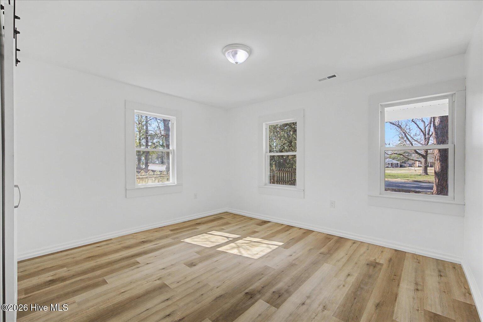 100554181 | Photo 21