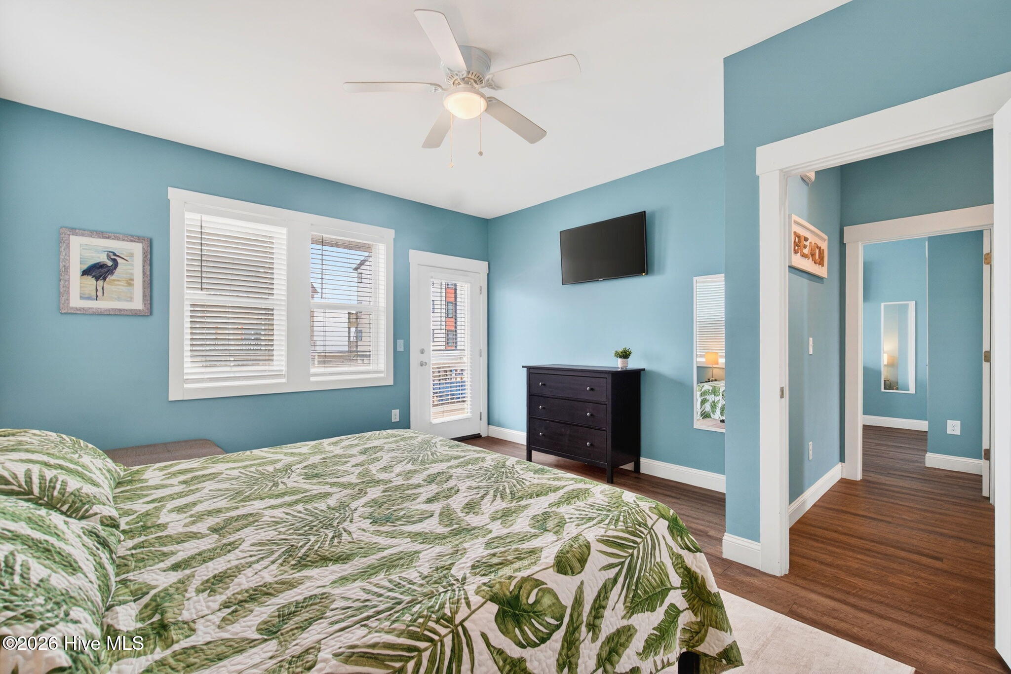 100558415 | Photo 11