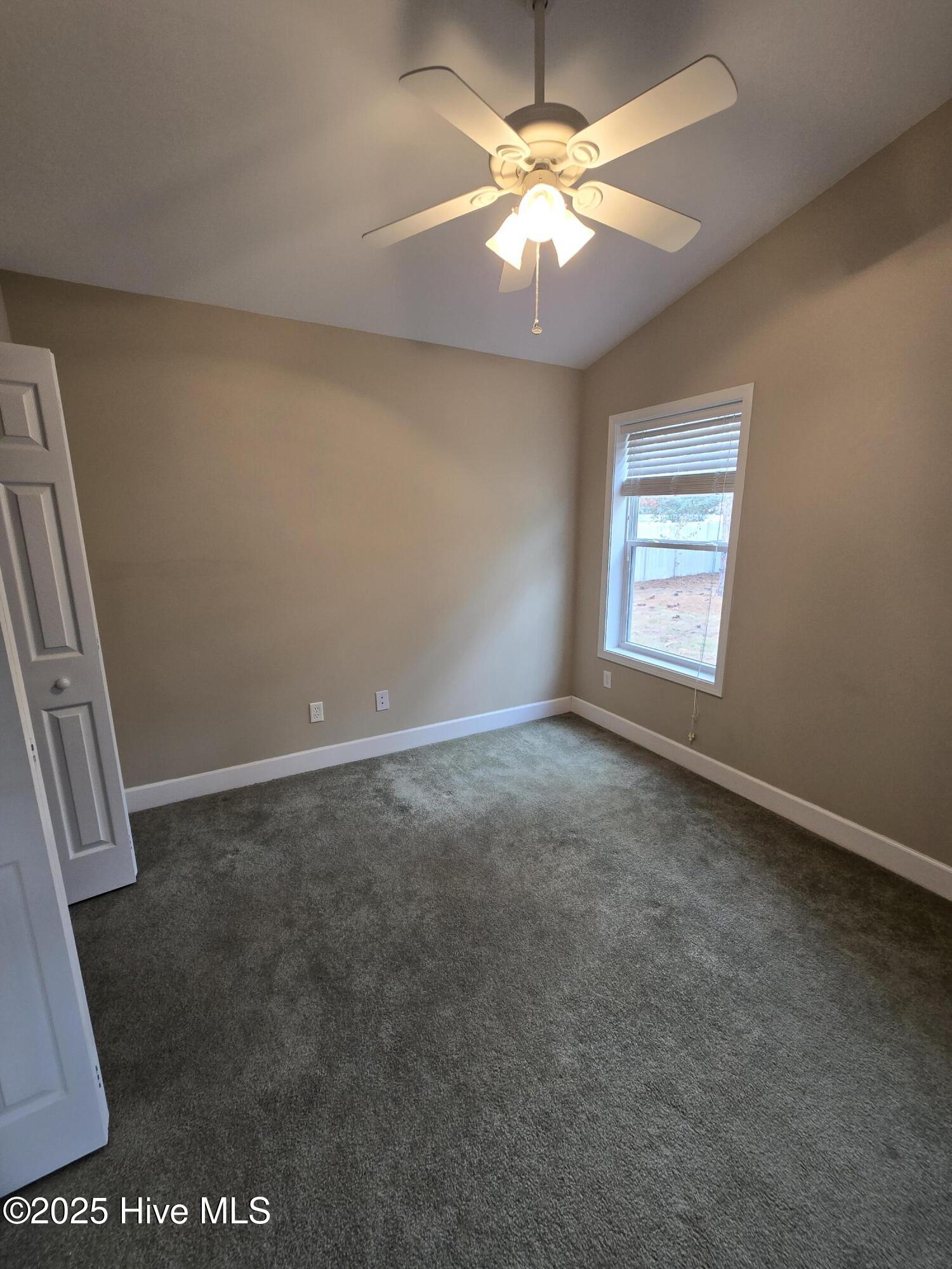 100543603 | Photo 32