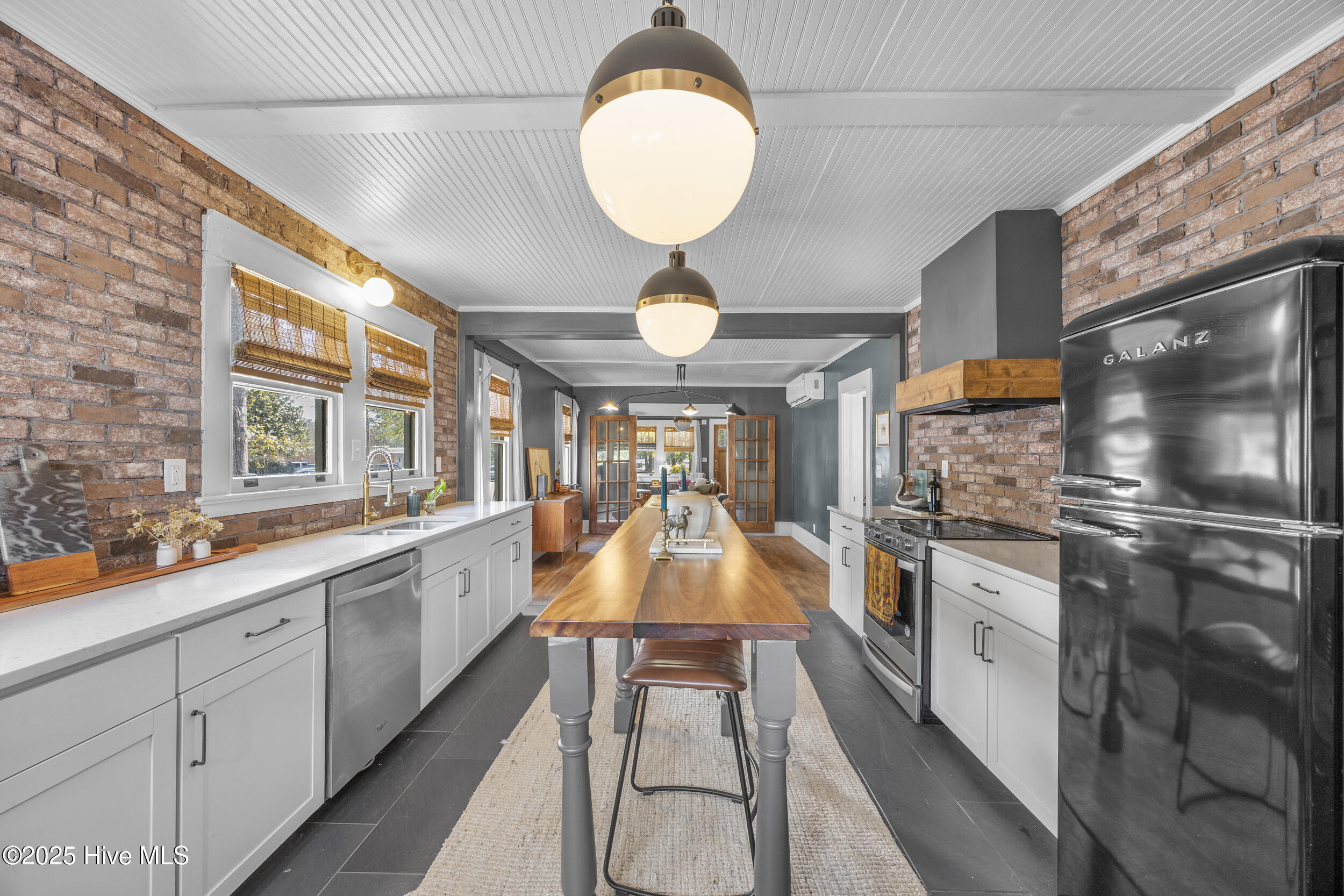 100544356 | Photo 38