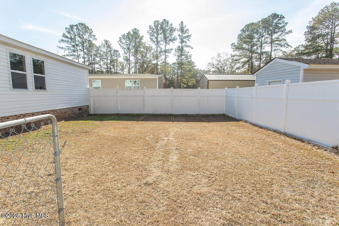 100549919 | Photo 35