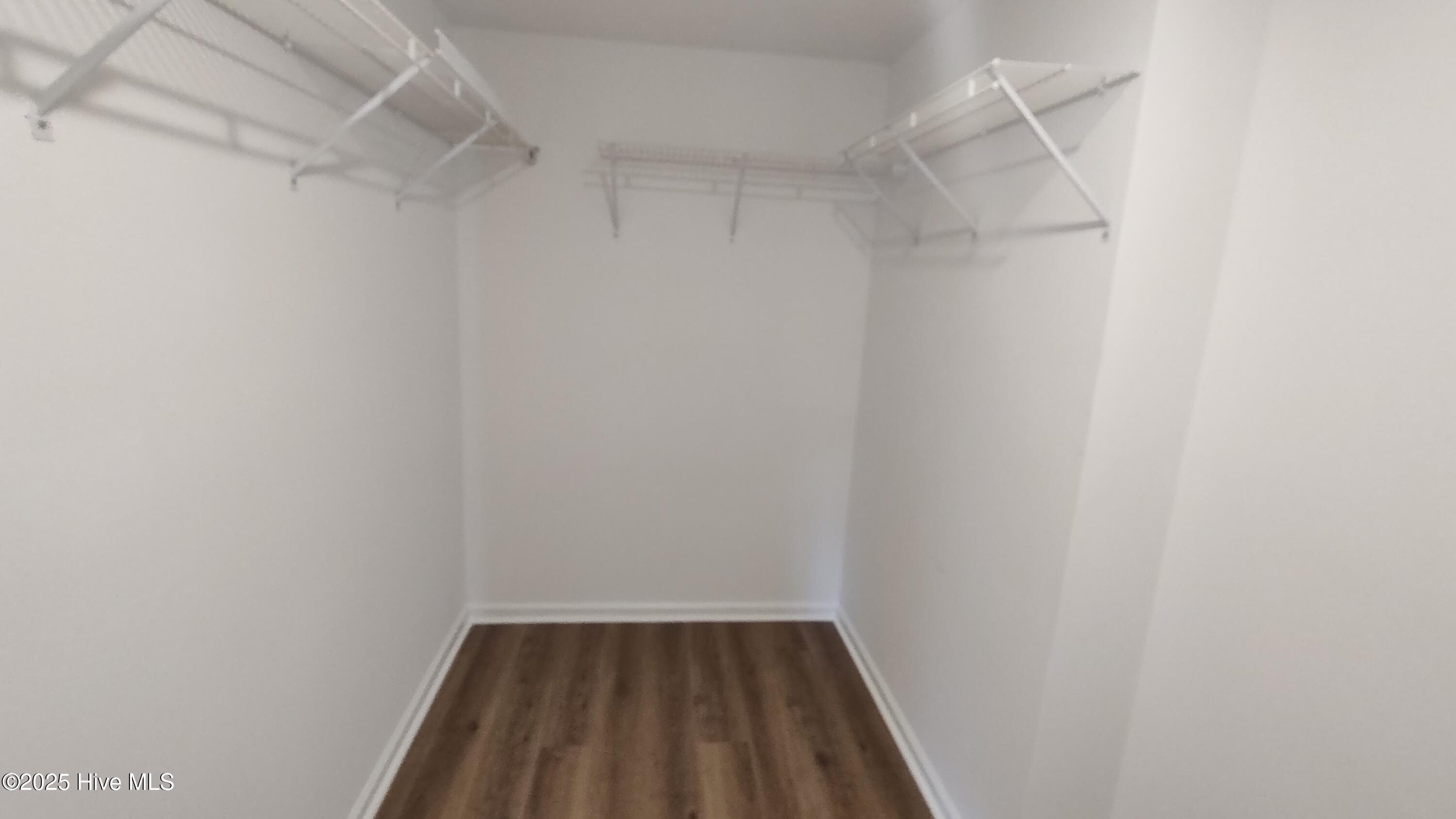 100540049 | Photo 16