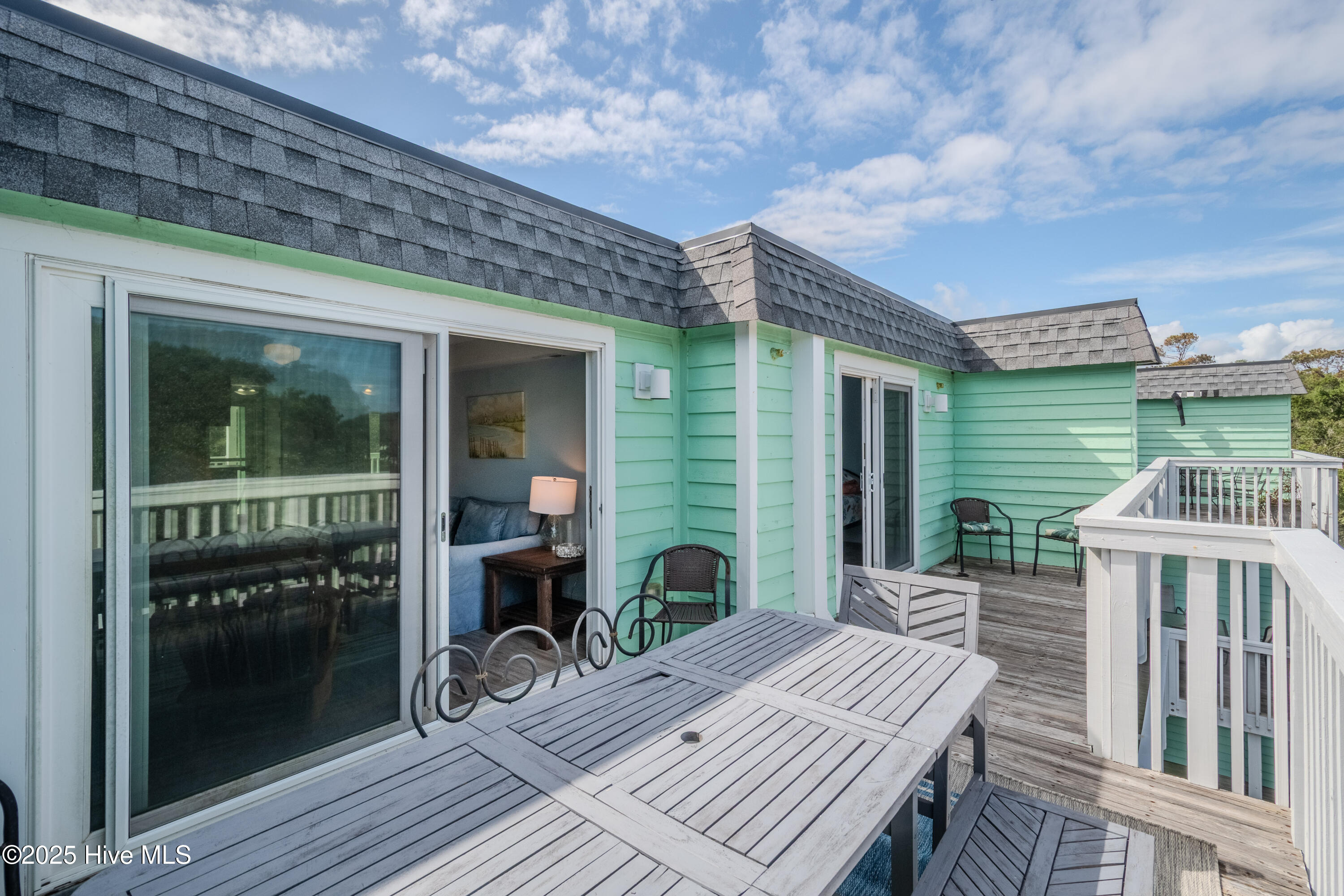 100535213 | Photo 31