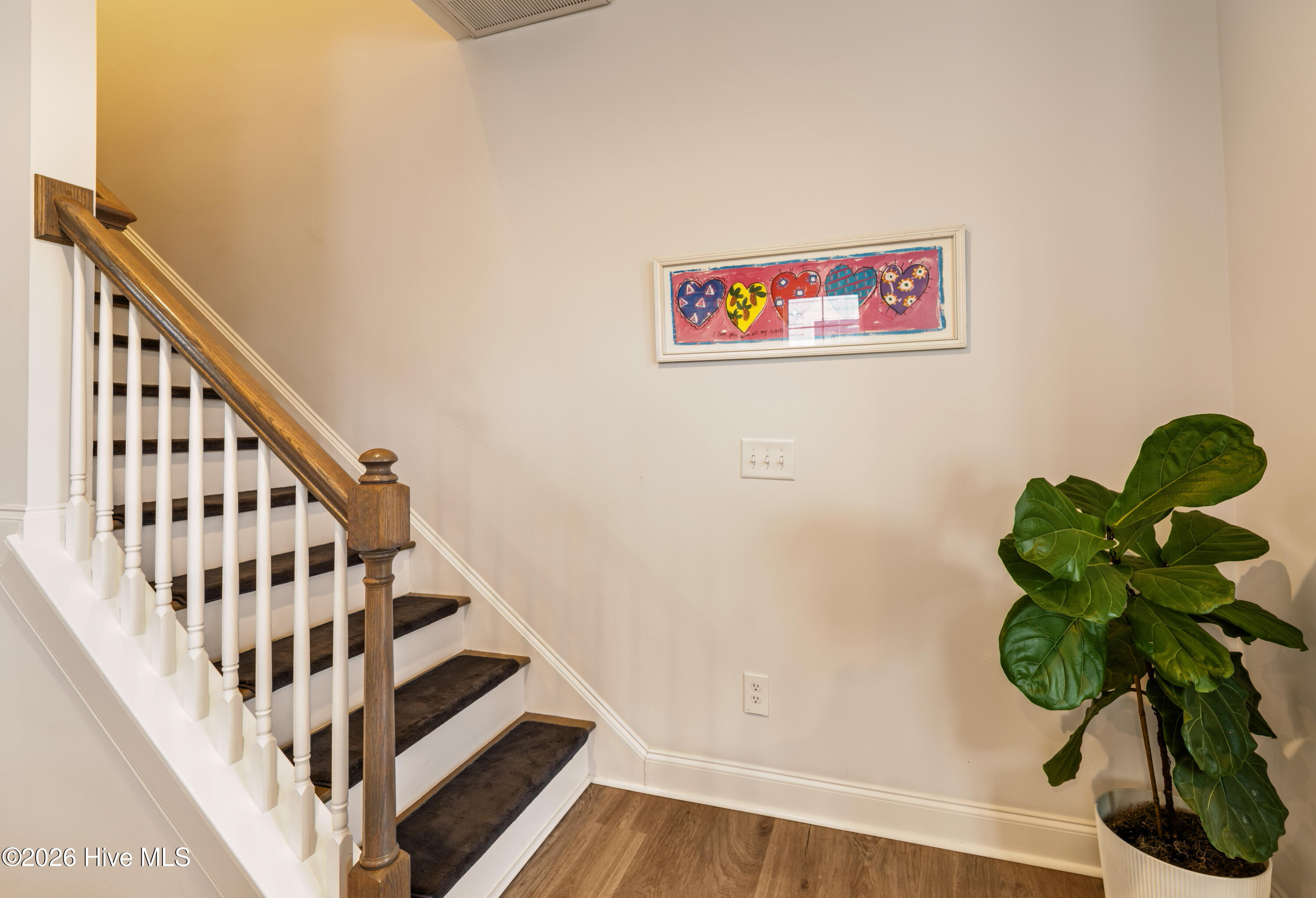 100558472 | Photo 17