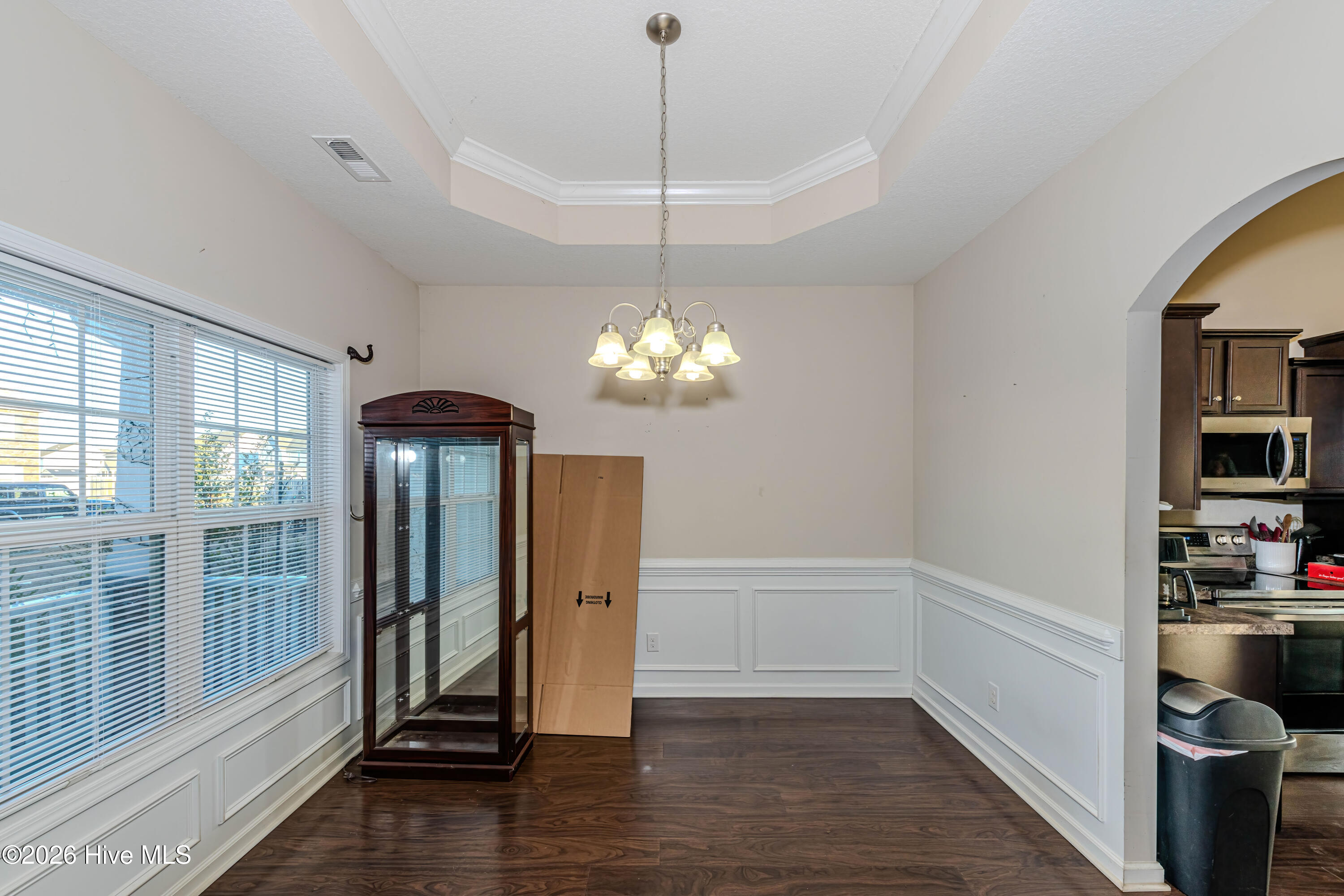 100549847 | Photo 42