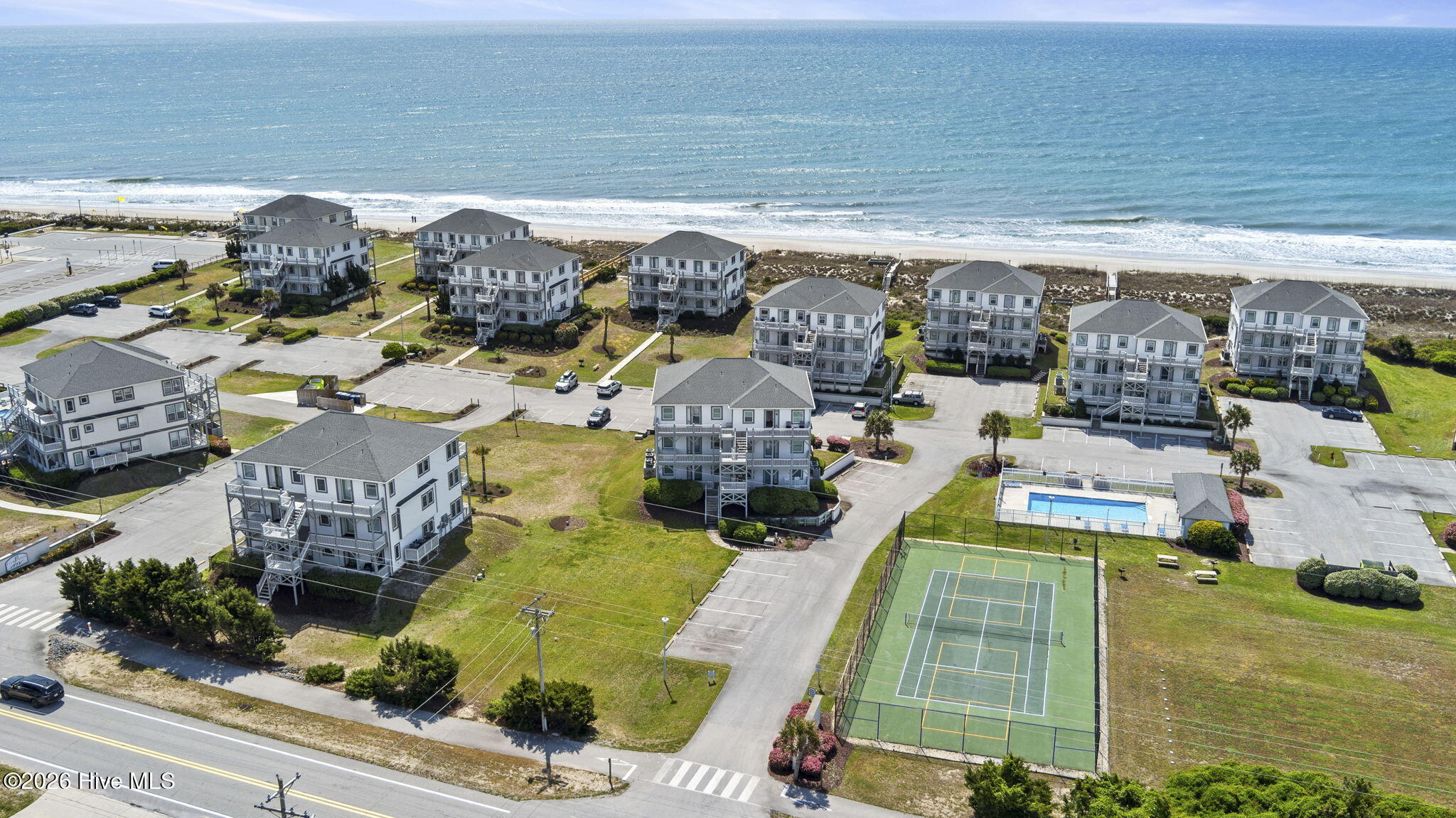 100566433 | Photo 51