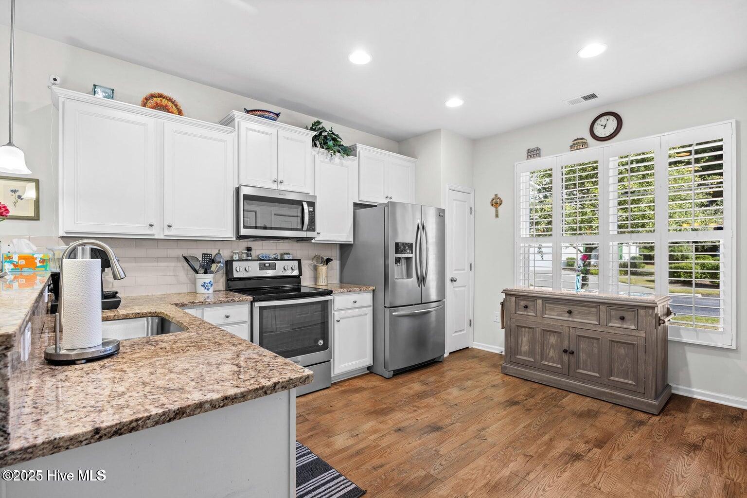 100531183 | Photo 18