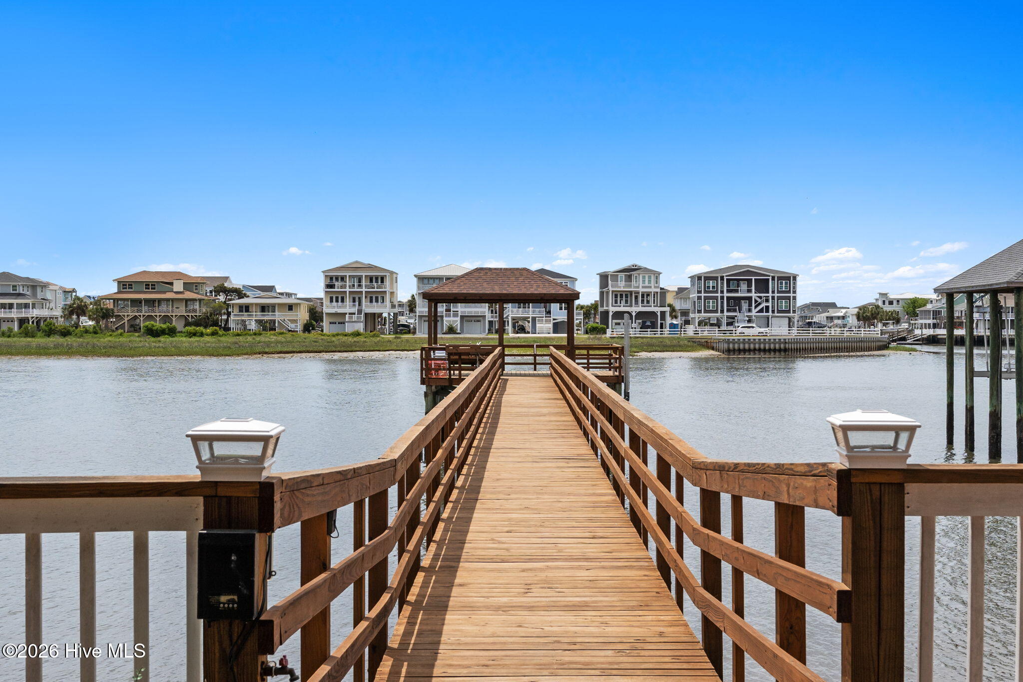 100570592 | Photo 55