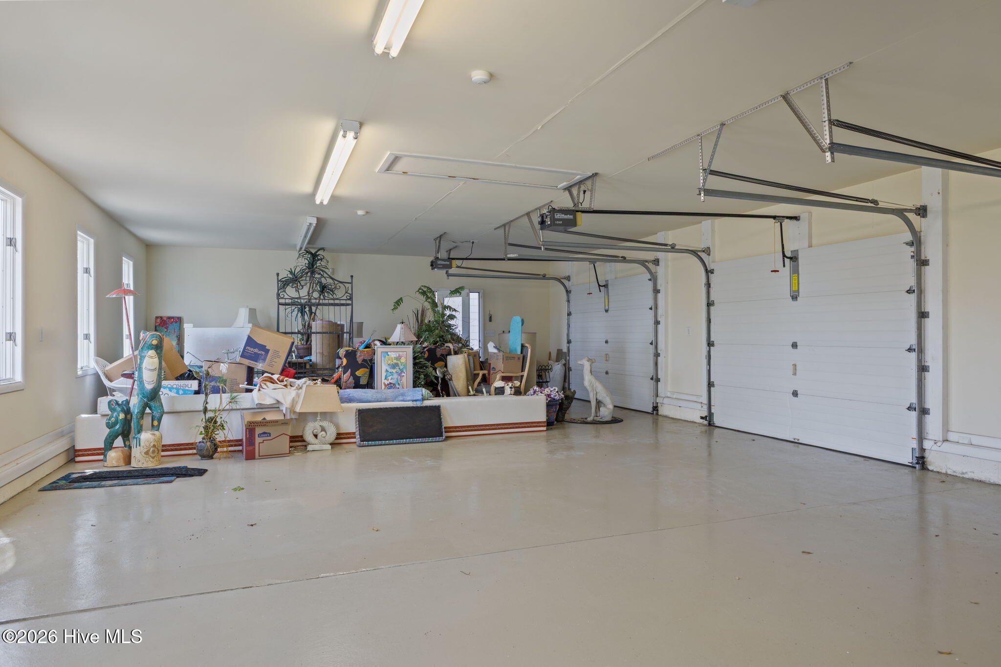 100564648 | Photo 47