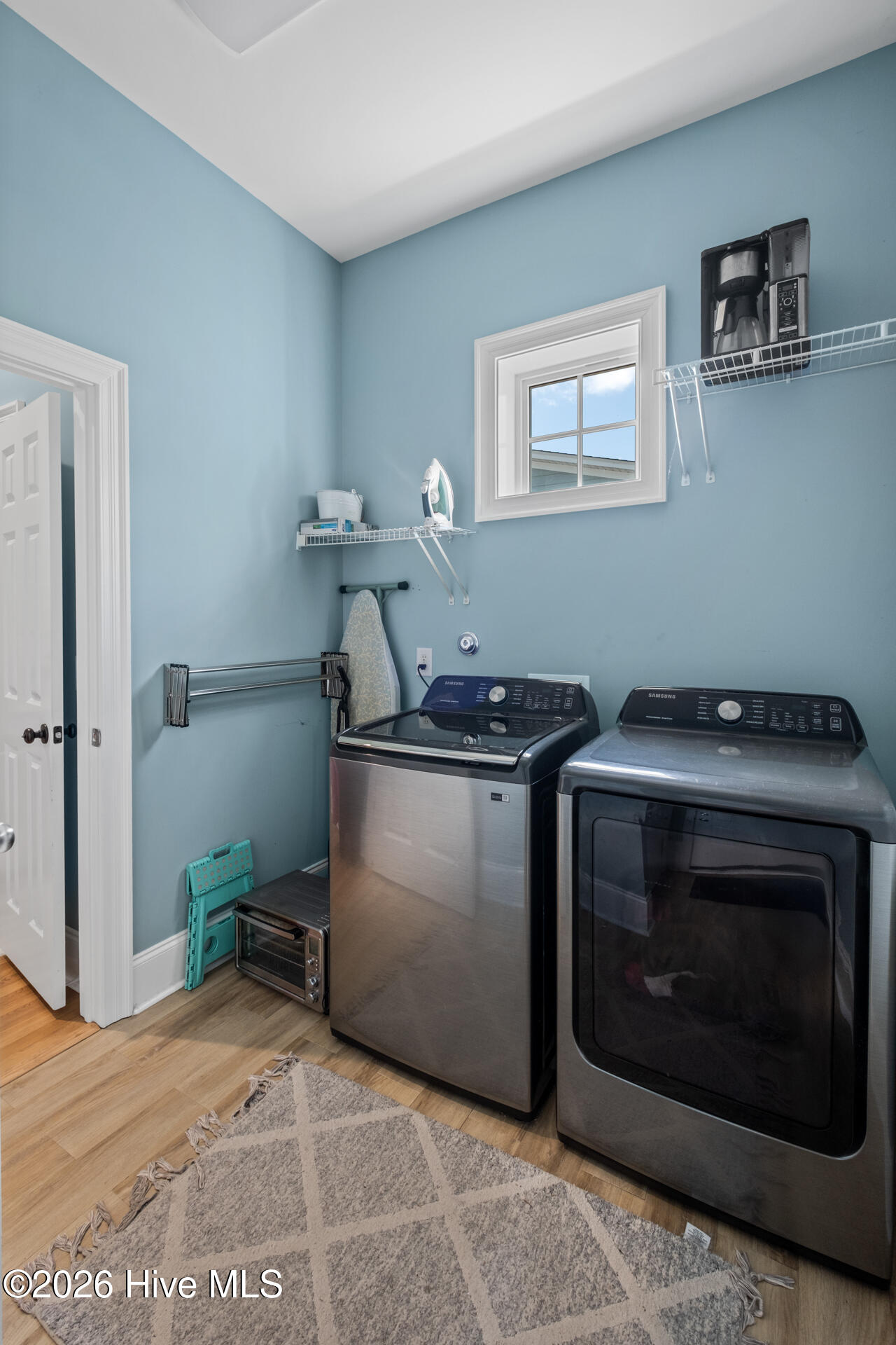 100564524 | Photo 43