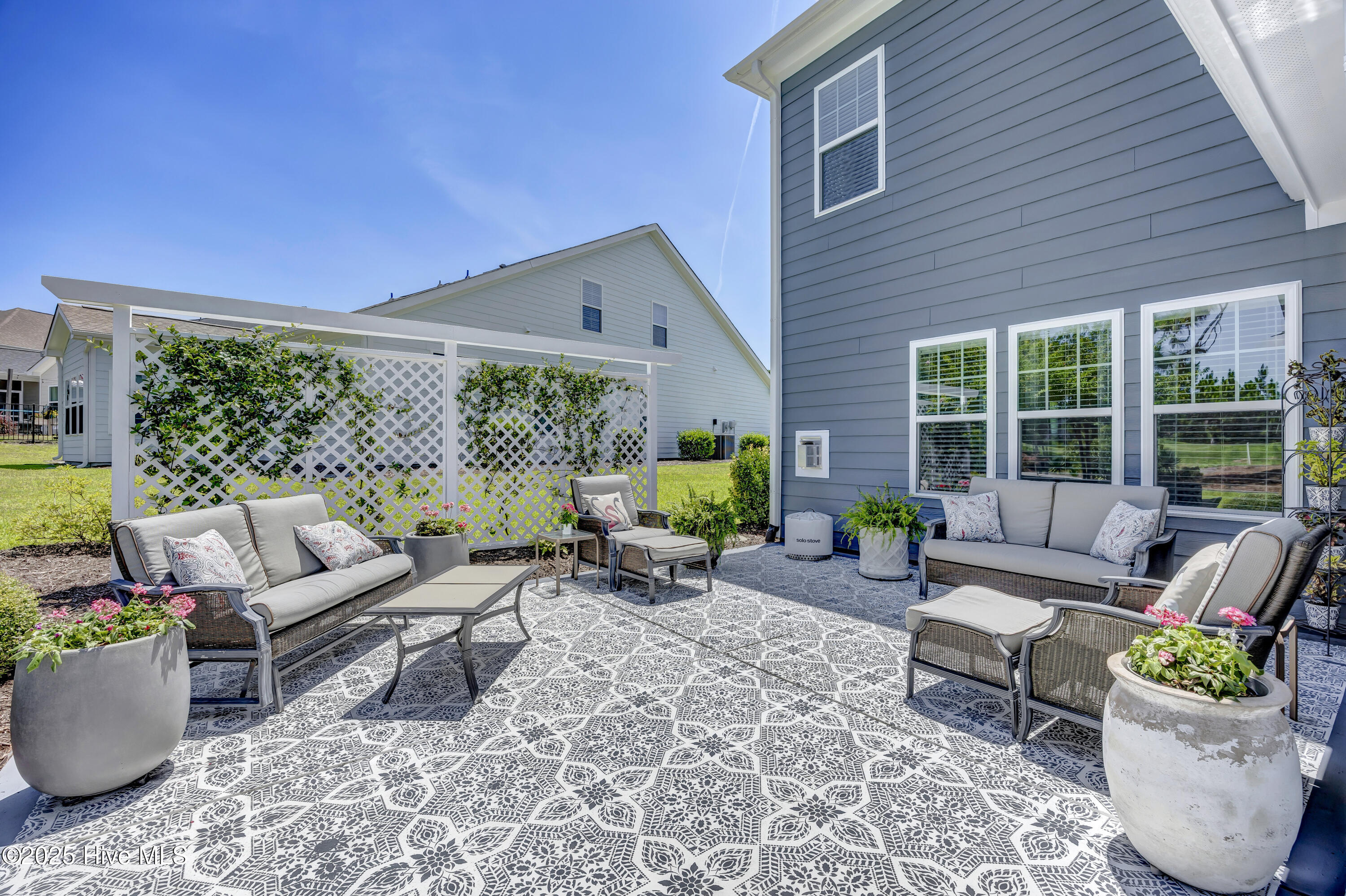 100519414 | Photo 45