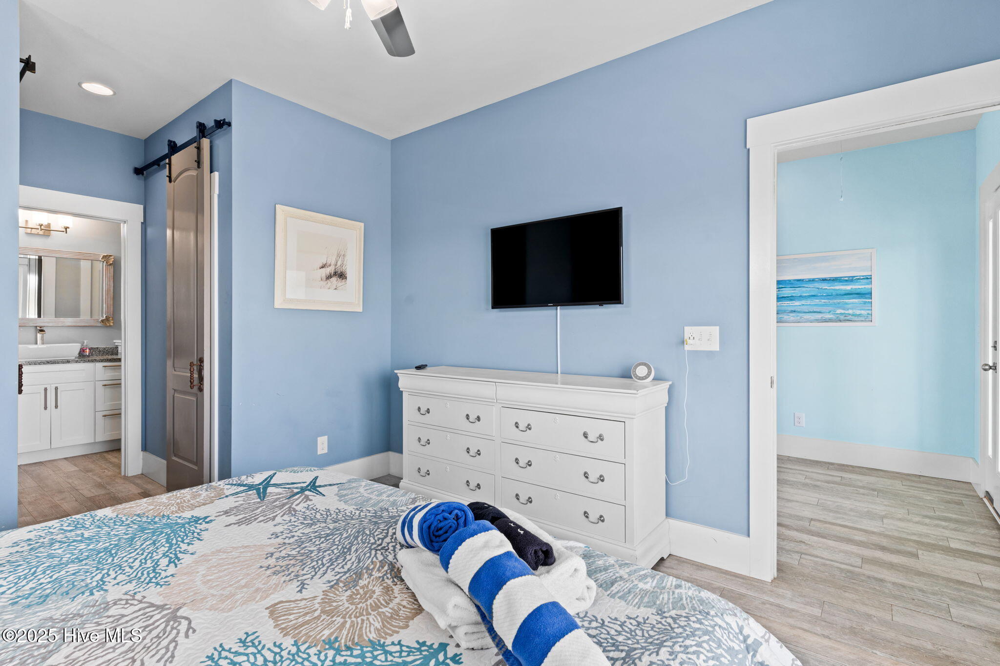 100528214 | Photo 43