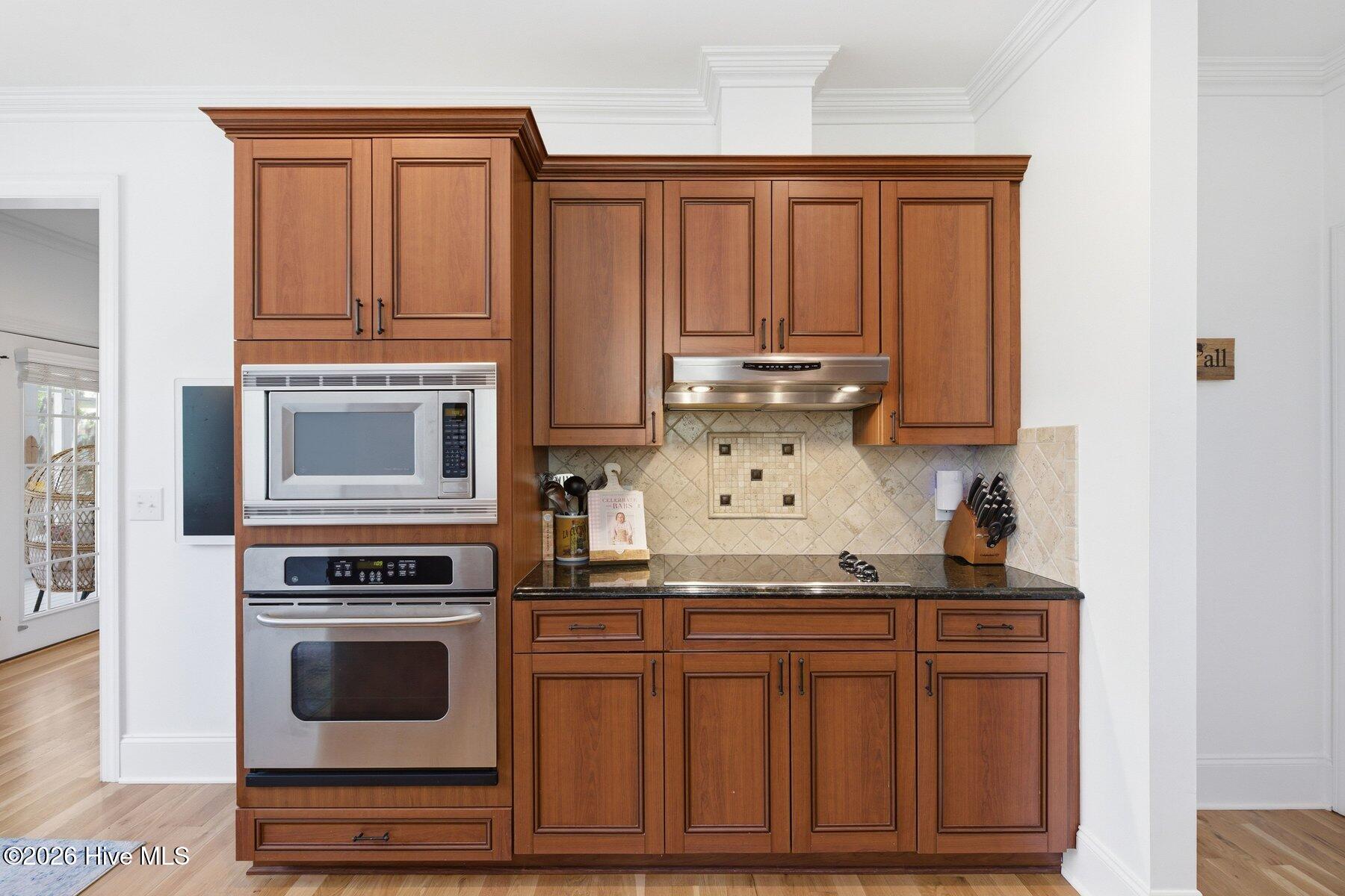 100564034 | Photo 15