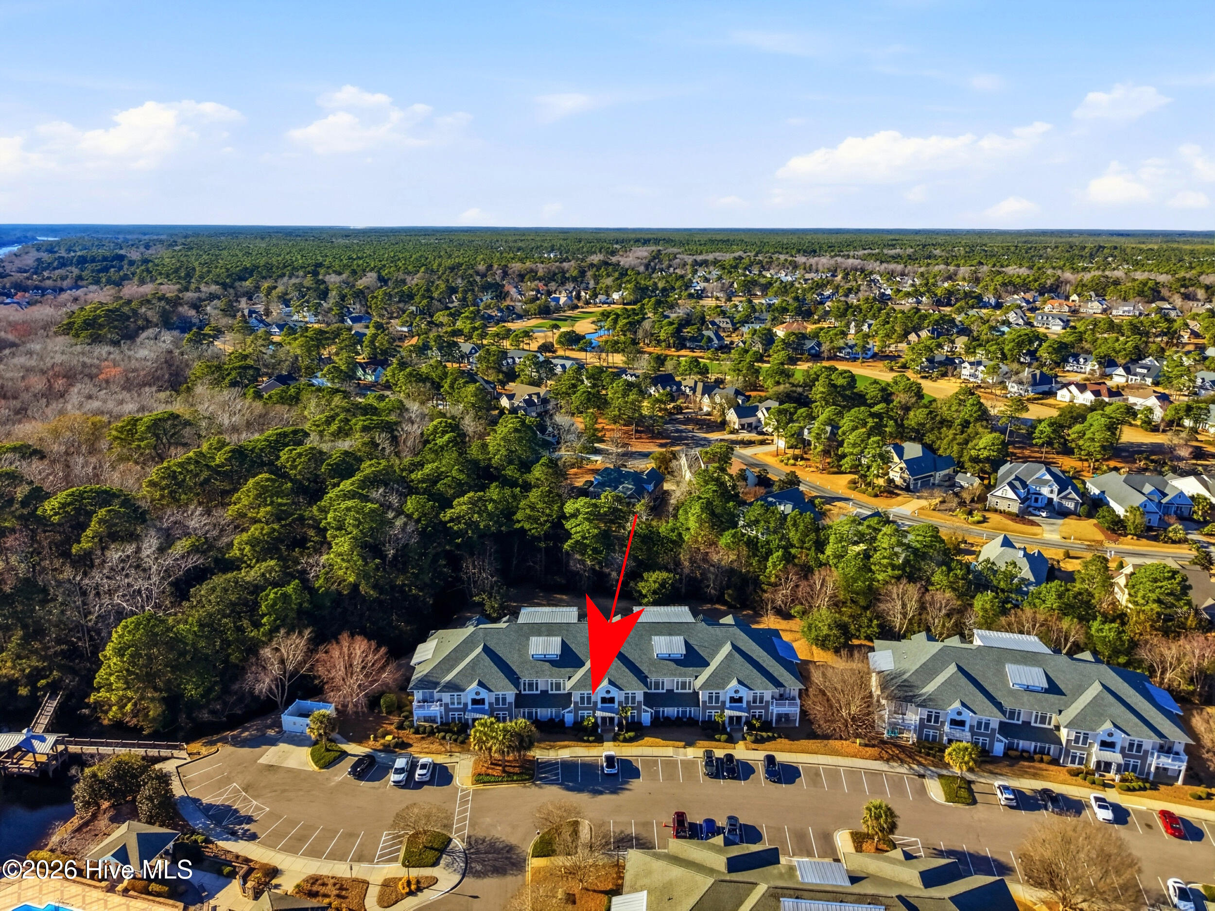 100551957 | Photo 43