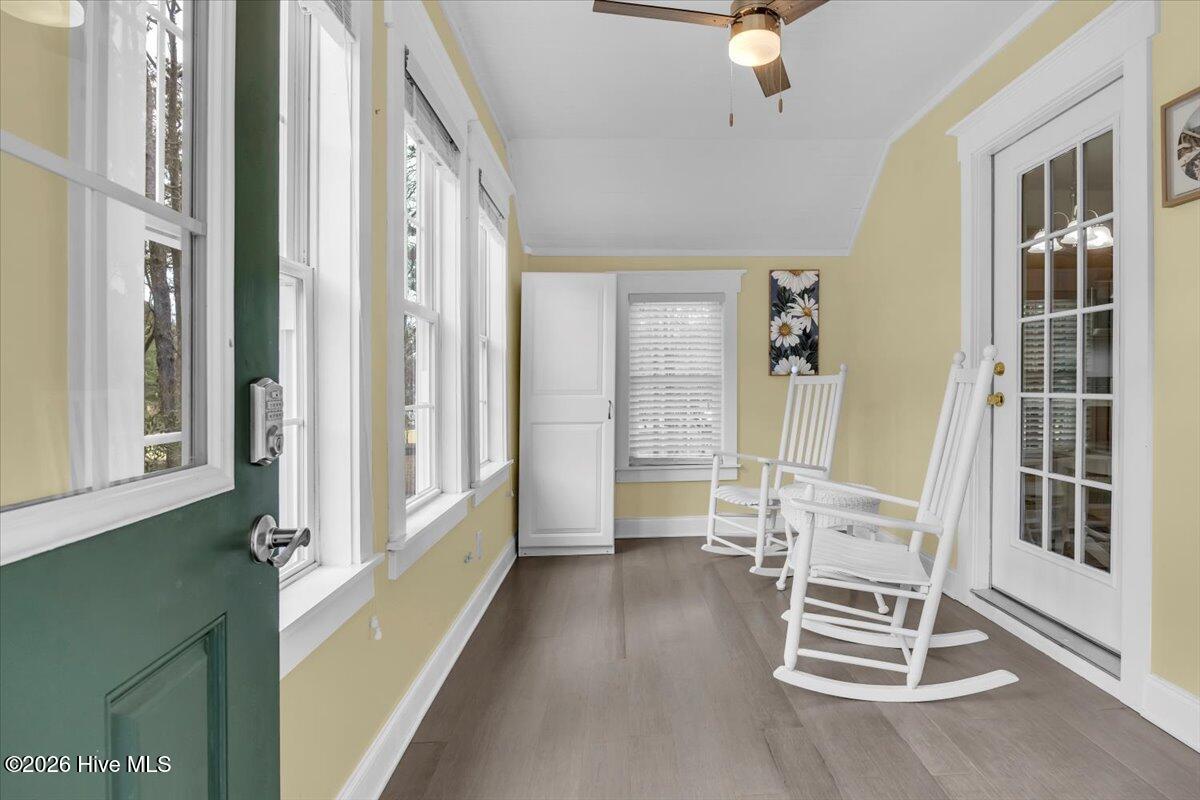 100556274 | Photo 18