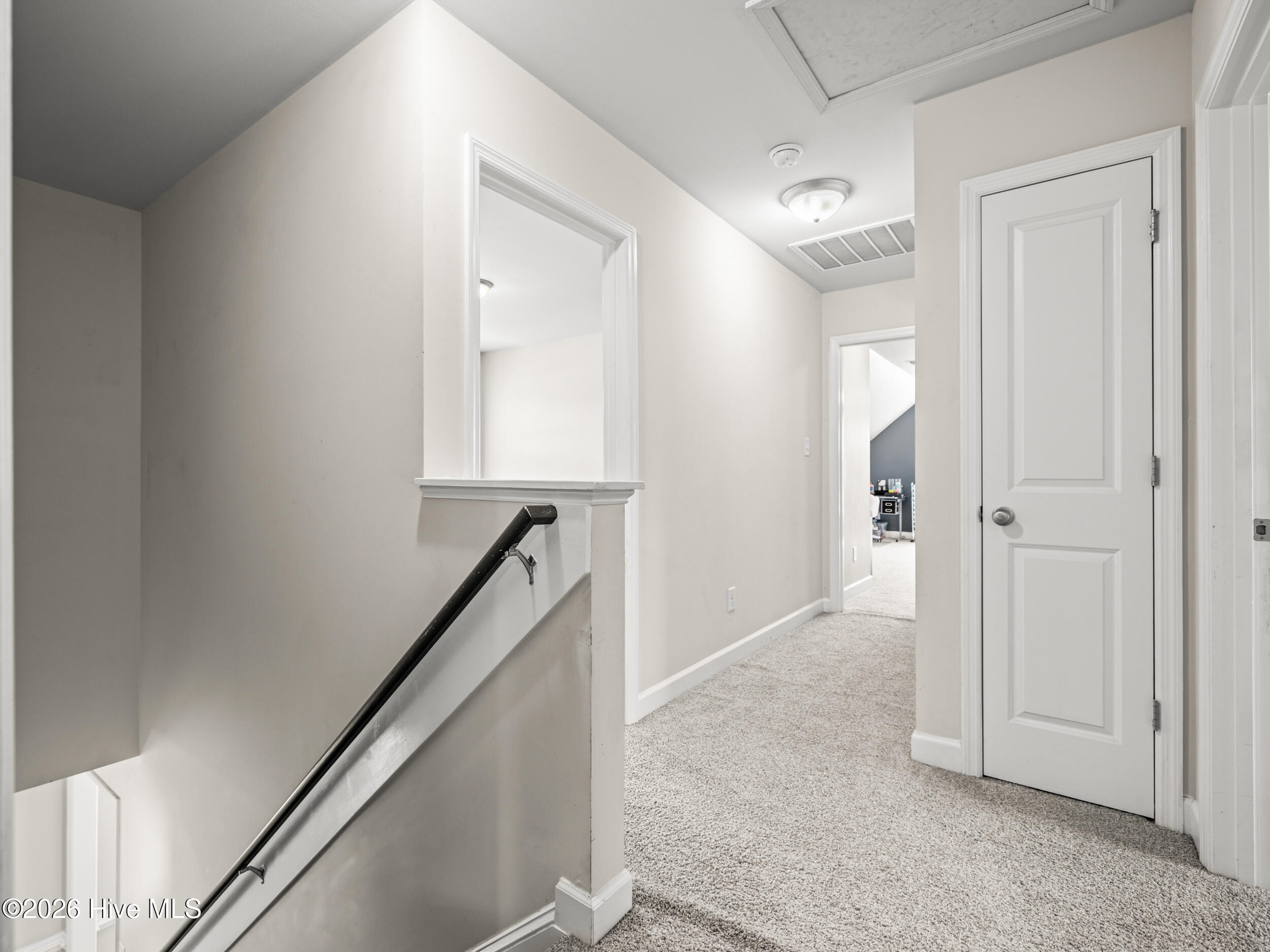 100565211 | Photo 33