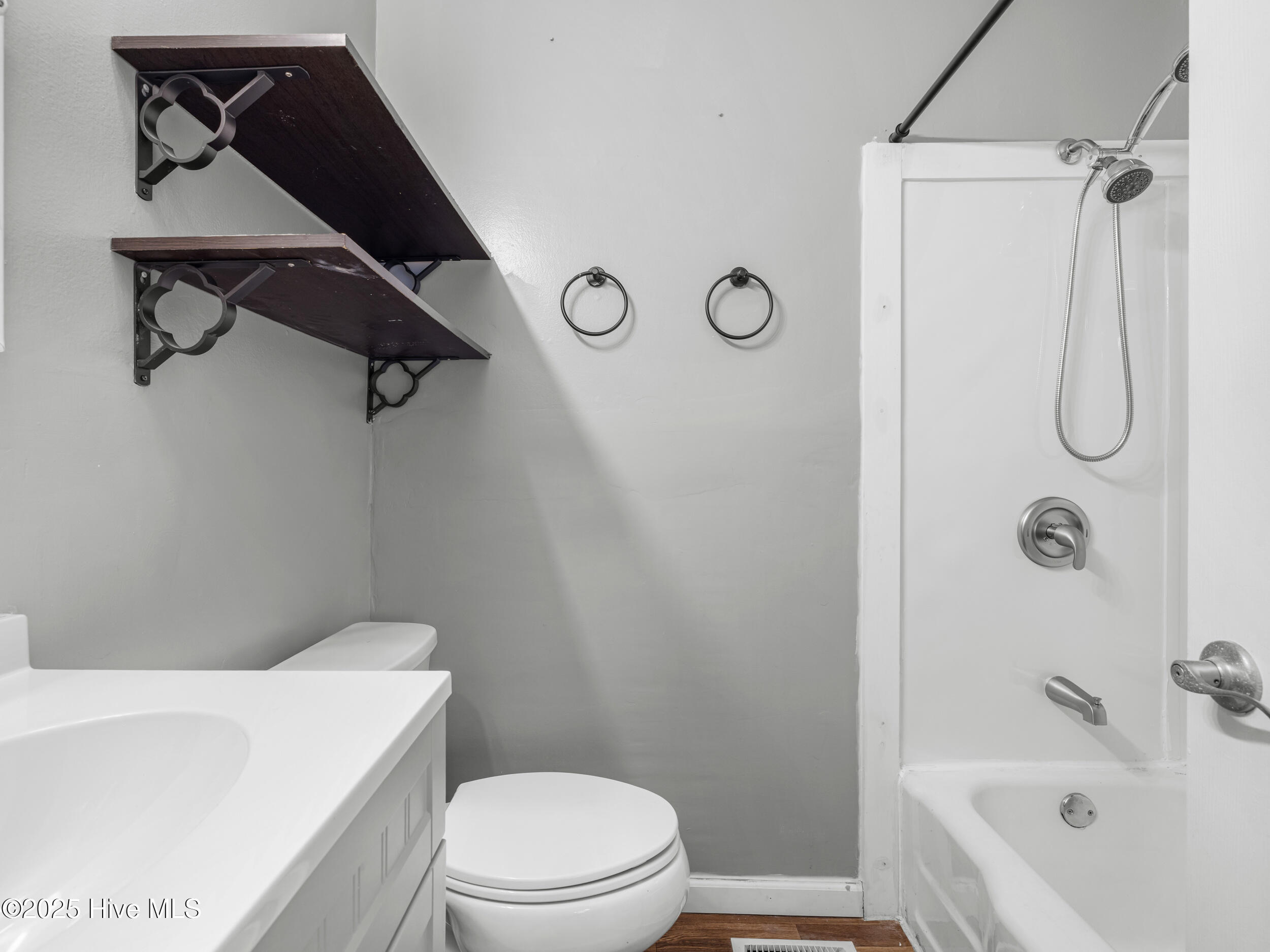 100545406 | Photo 29