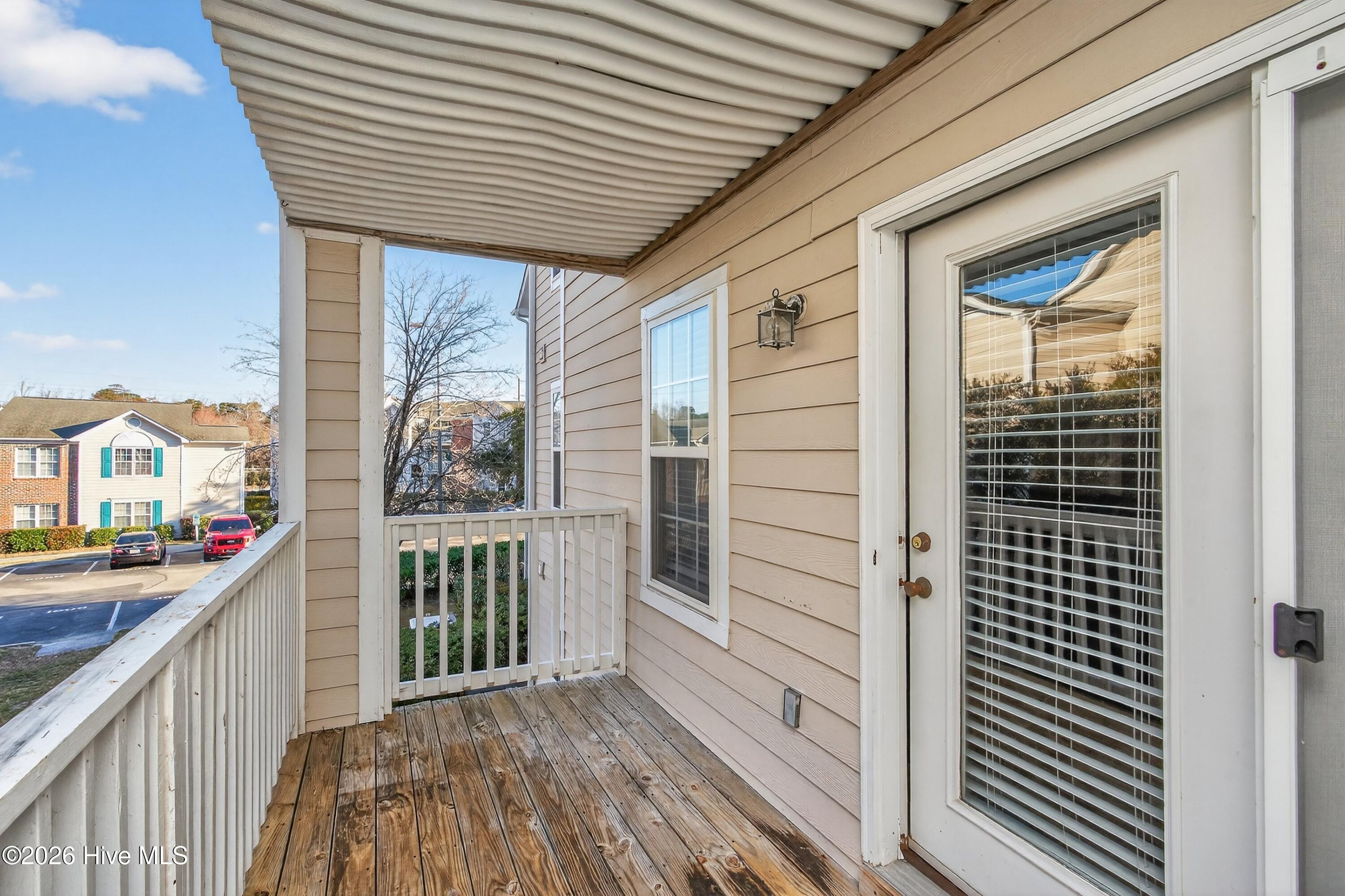 100556738 | Photo 25