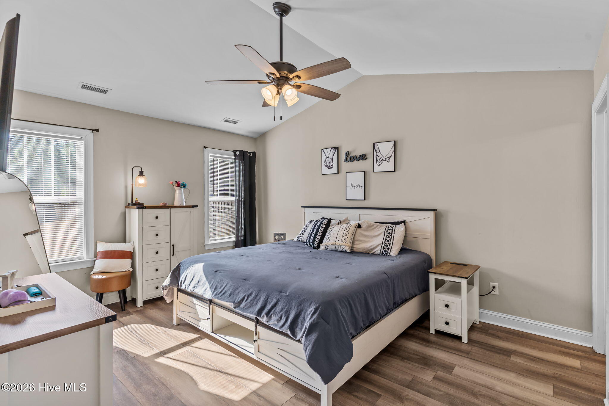 100550911 | Photo 19