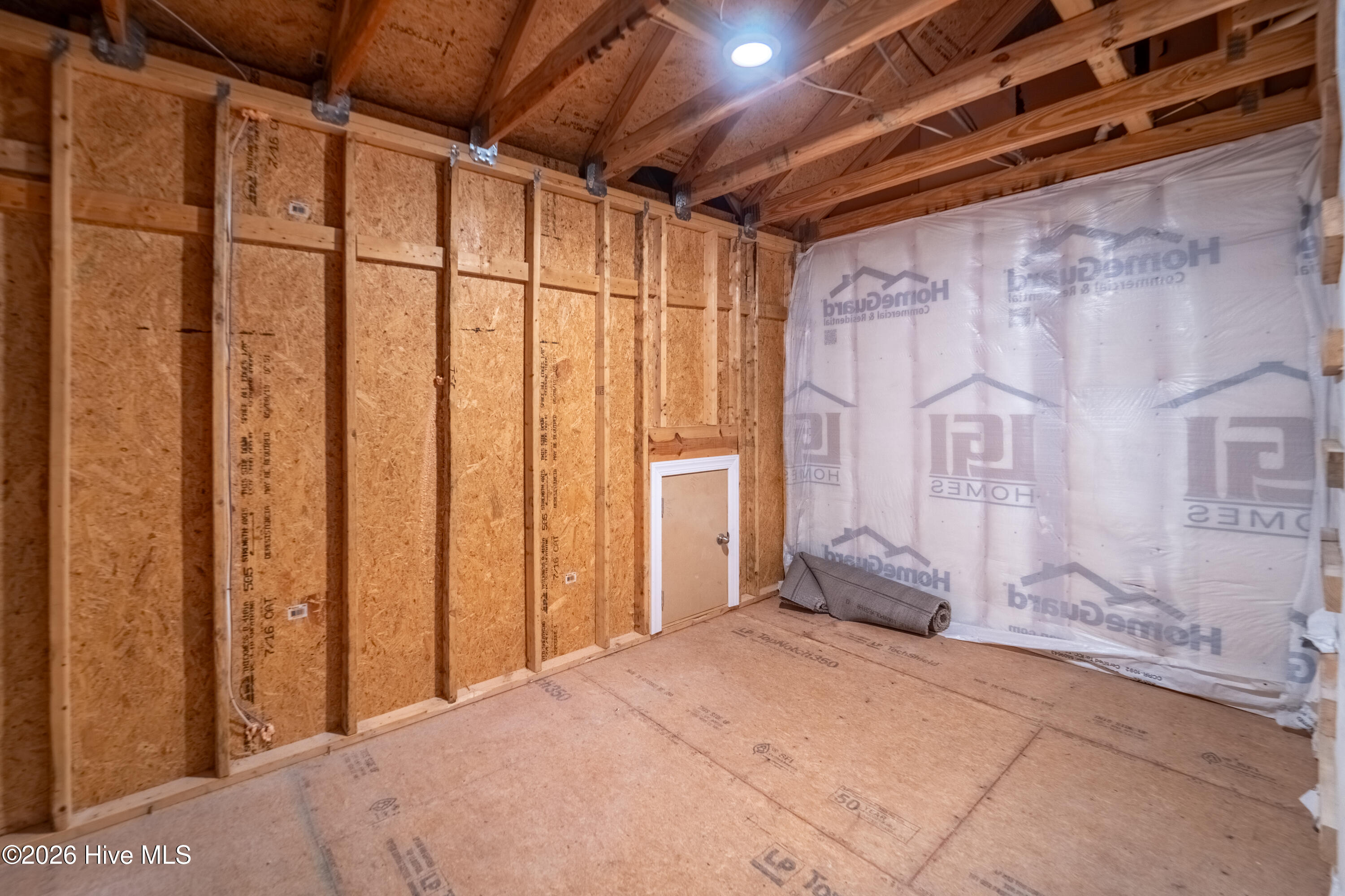 100553861 | Photo 33