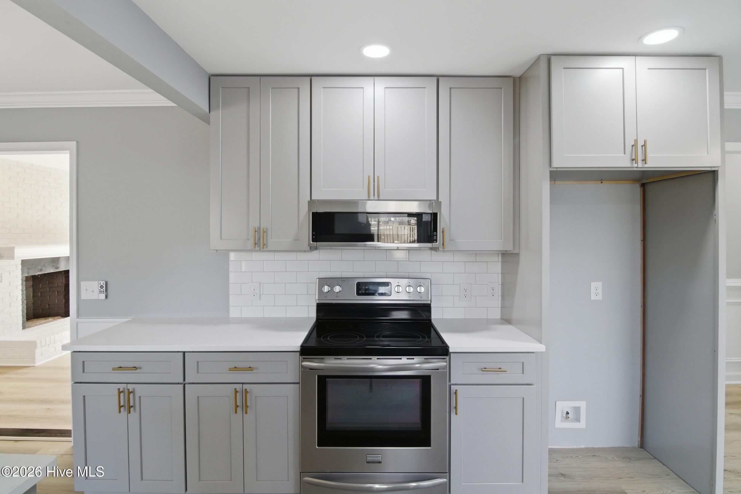 100553868 | Photo 29