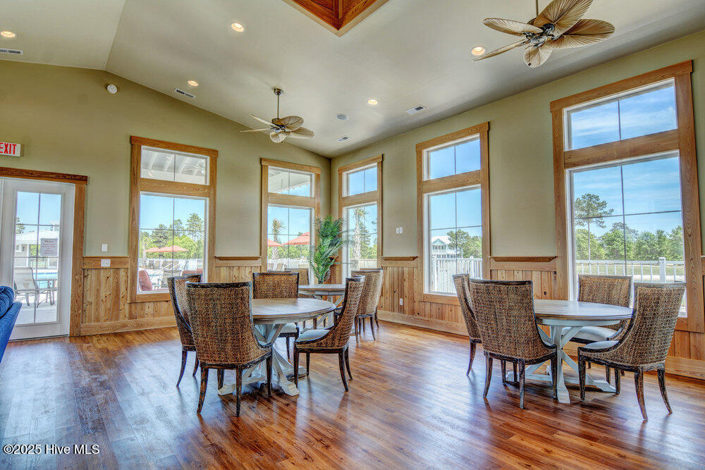 100537474 | Photo 45