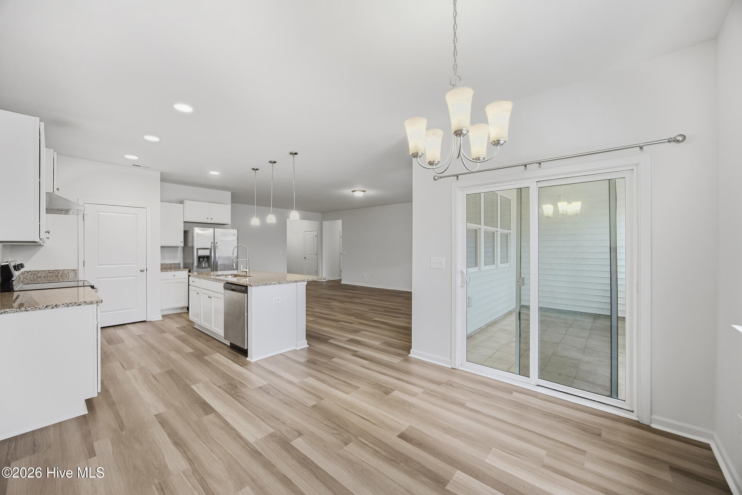 100551981 | Photo 14