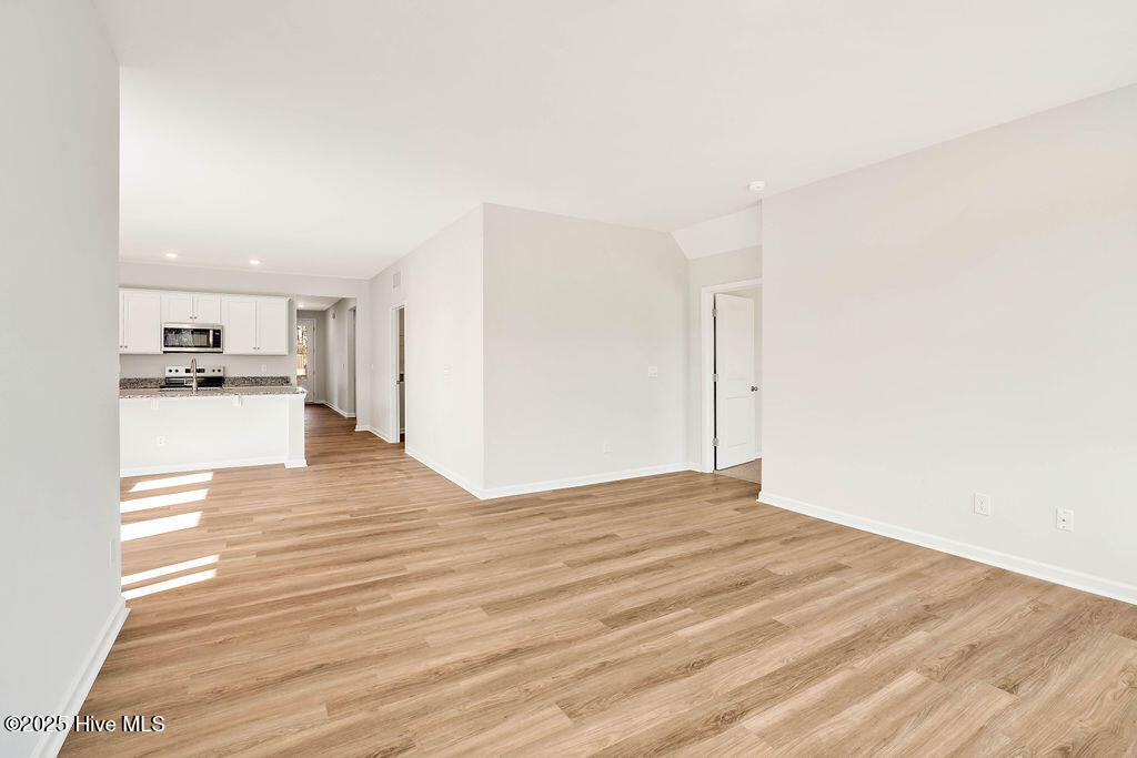 100528911 | Photo 16