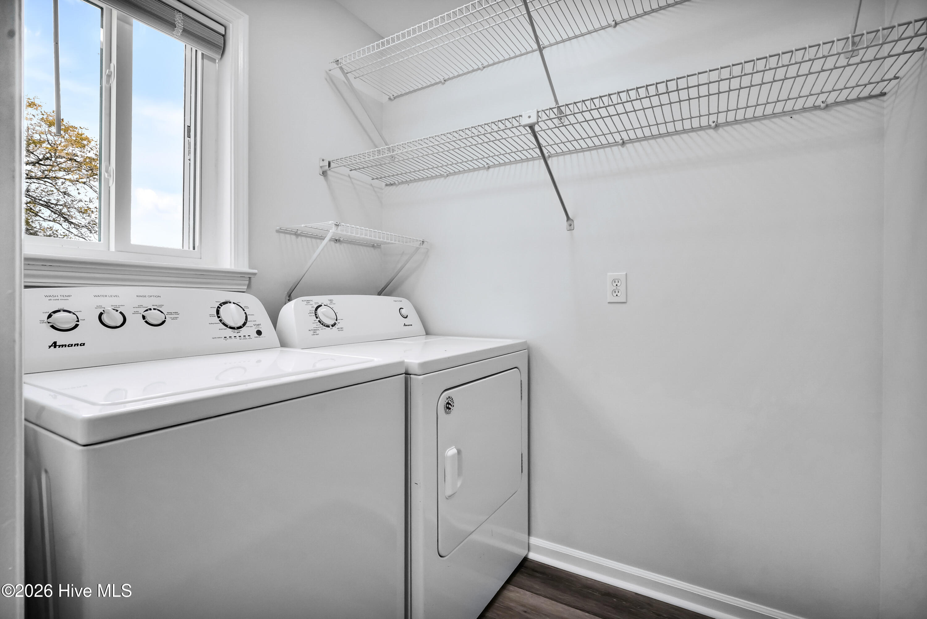 100564940 | Photo 16