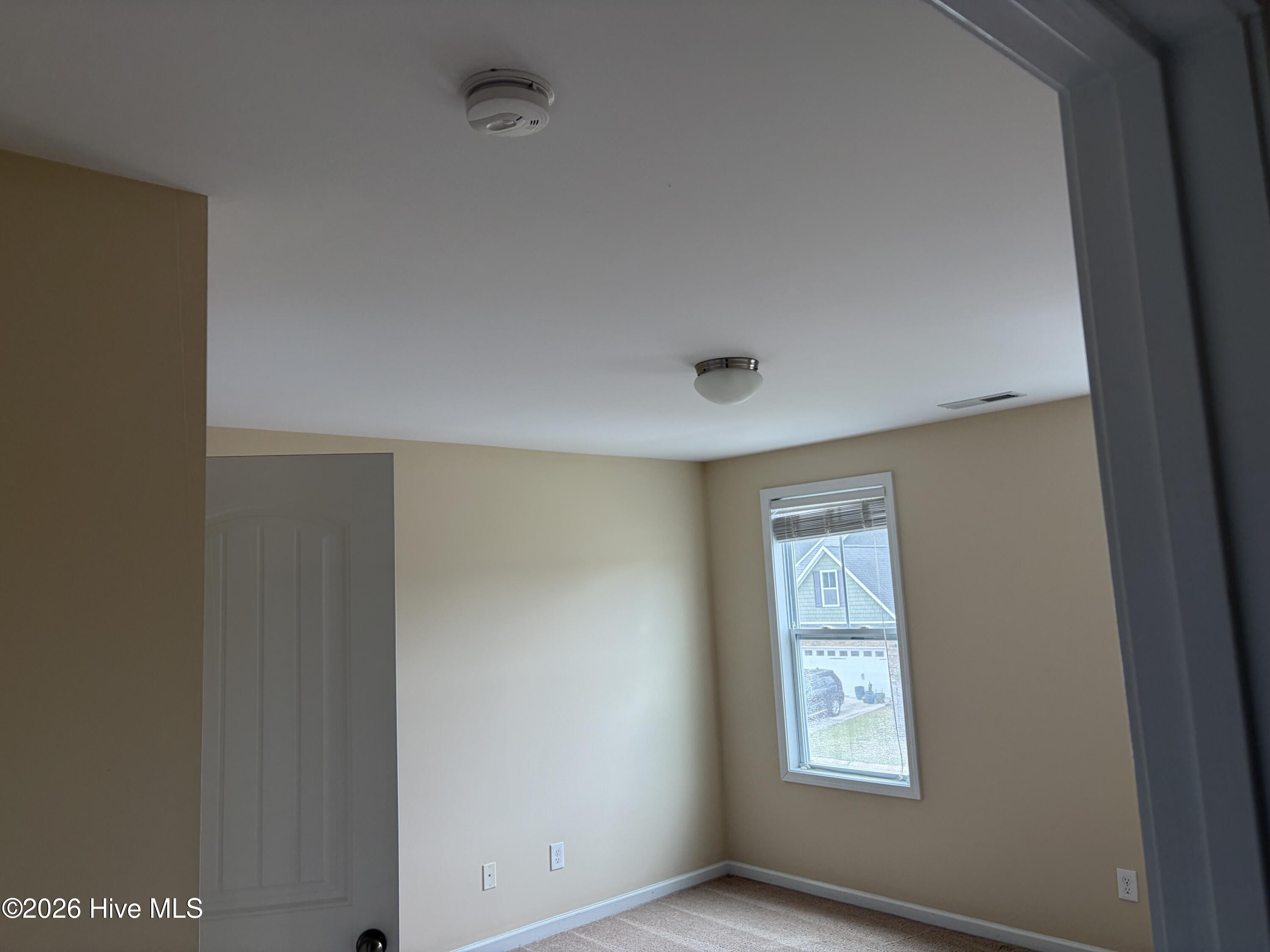 100561039 | Photo 29