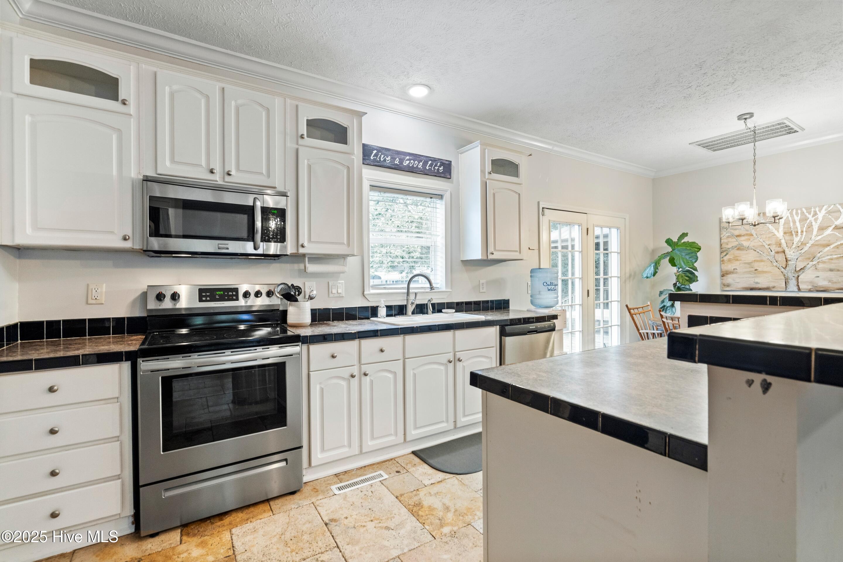 100535134 | Photo 19