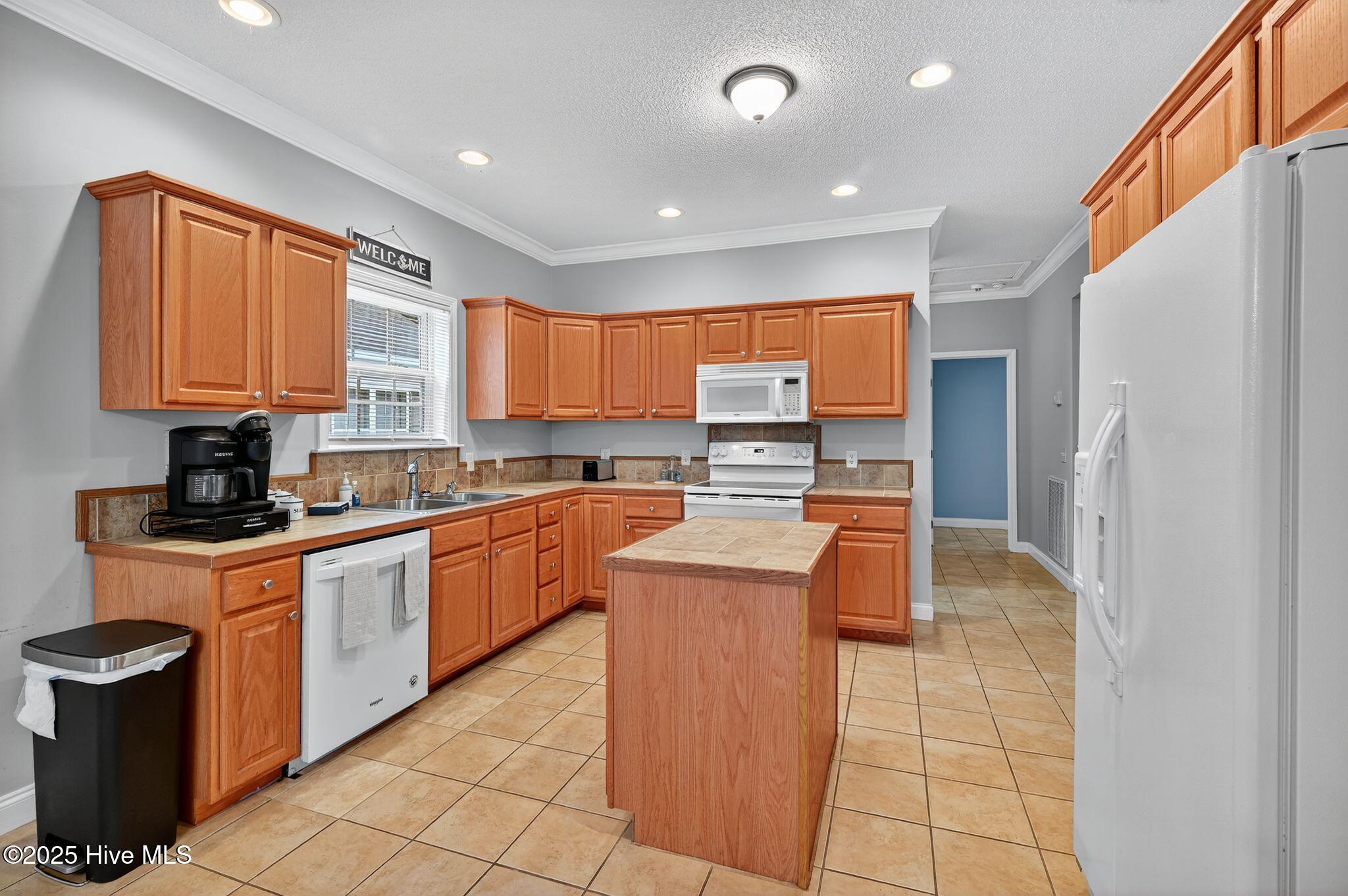 100540046 | Photo 14