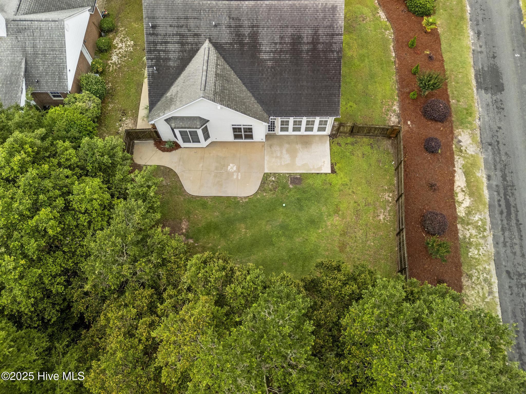 100512903 | Photo 72