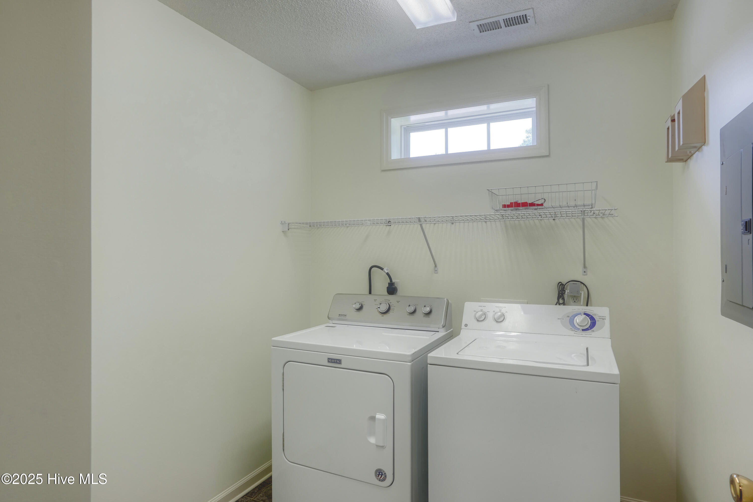 100472919 | Photo 27