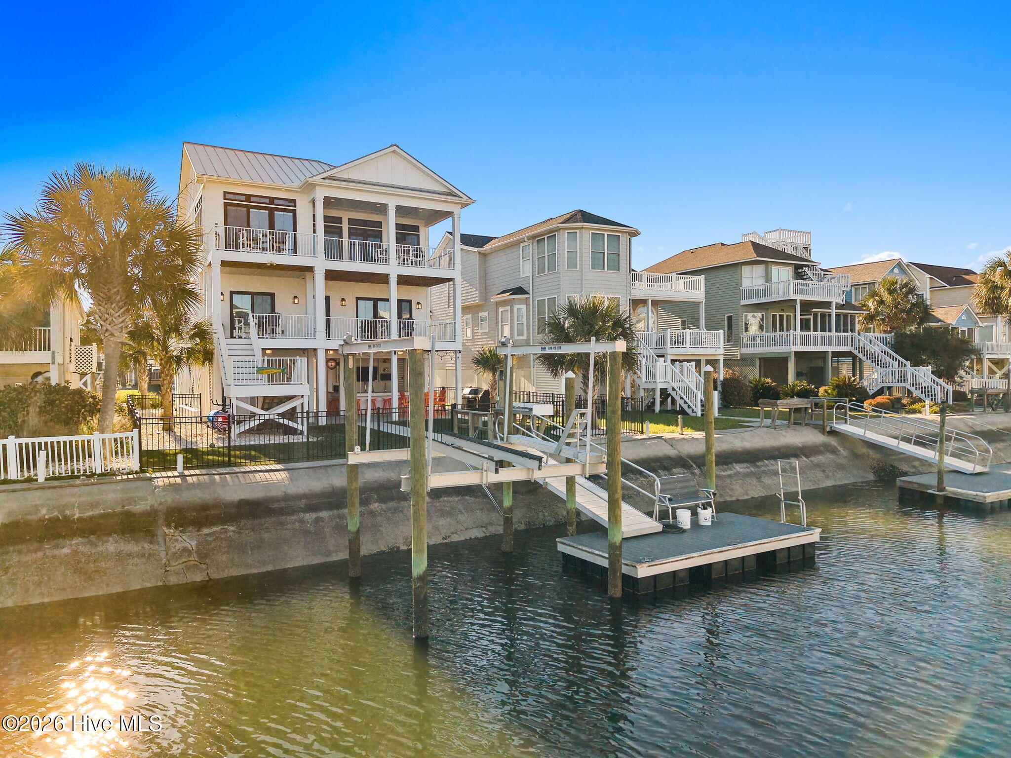 100562376 | Photo 56