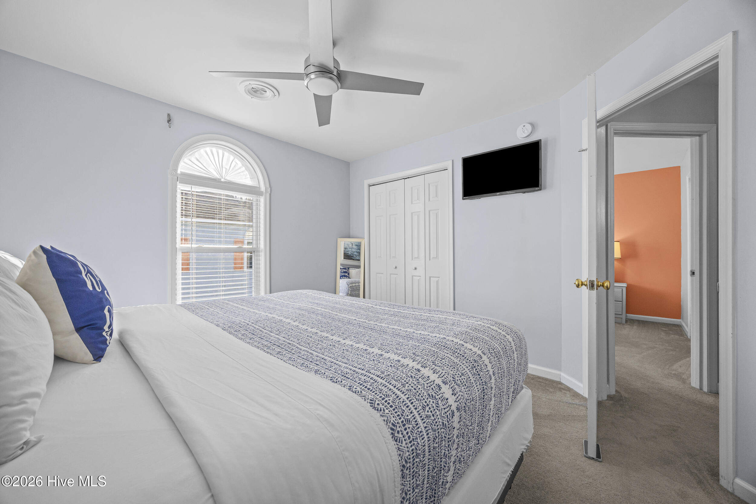 100552851 | Photo 25