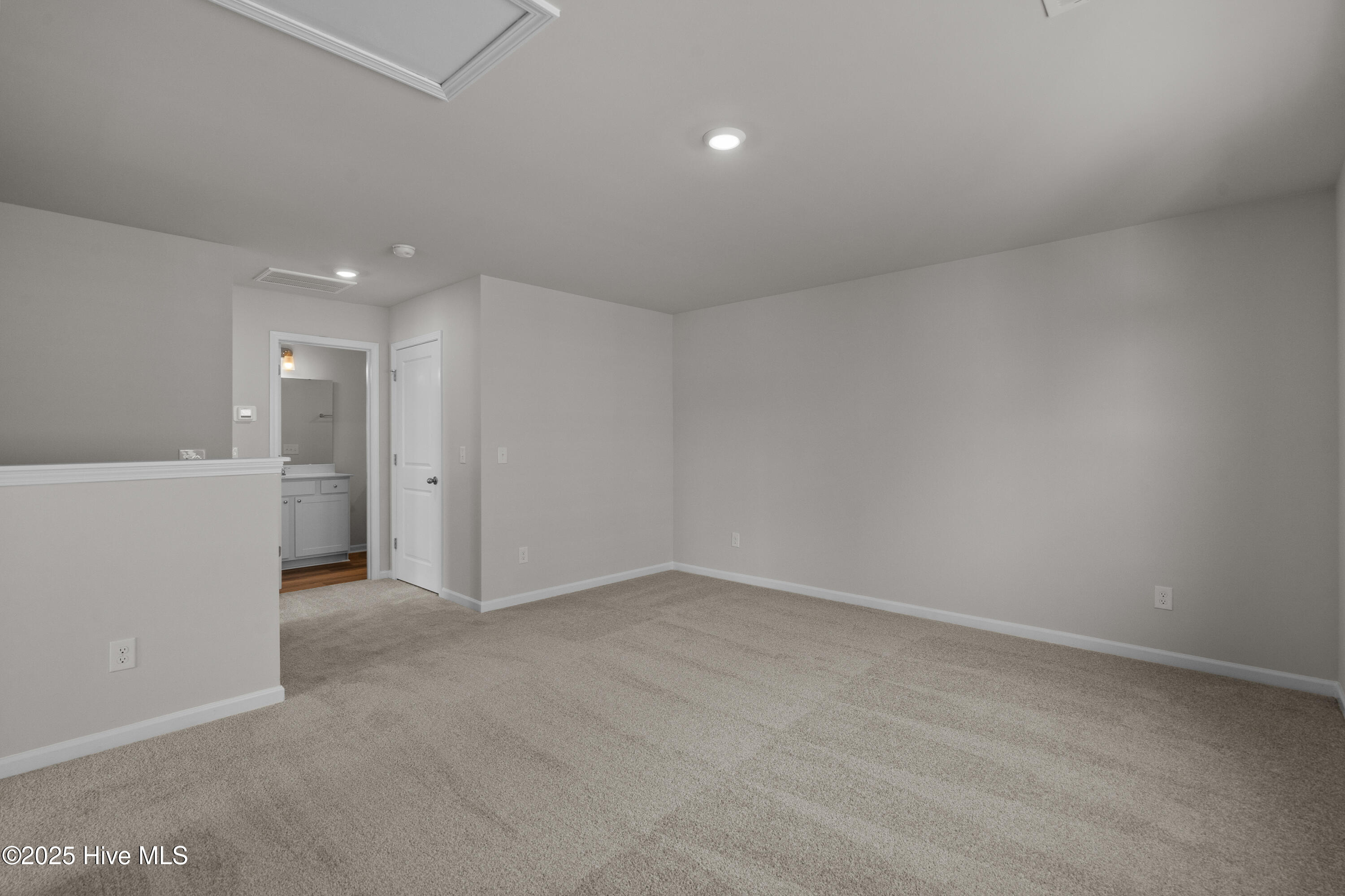 100534504 | Photo 30