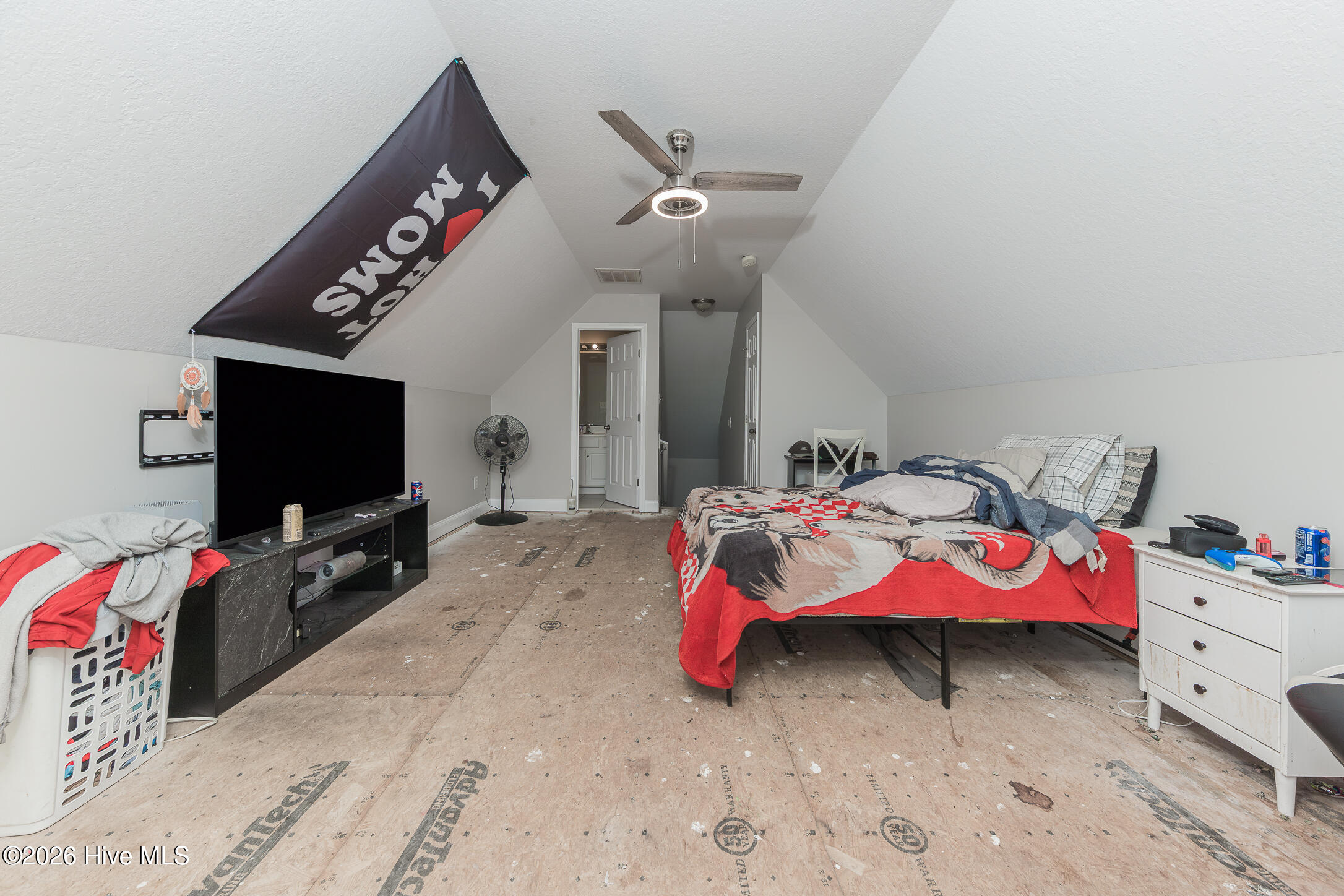 100550333 | Photo 40