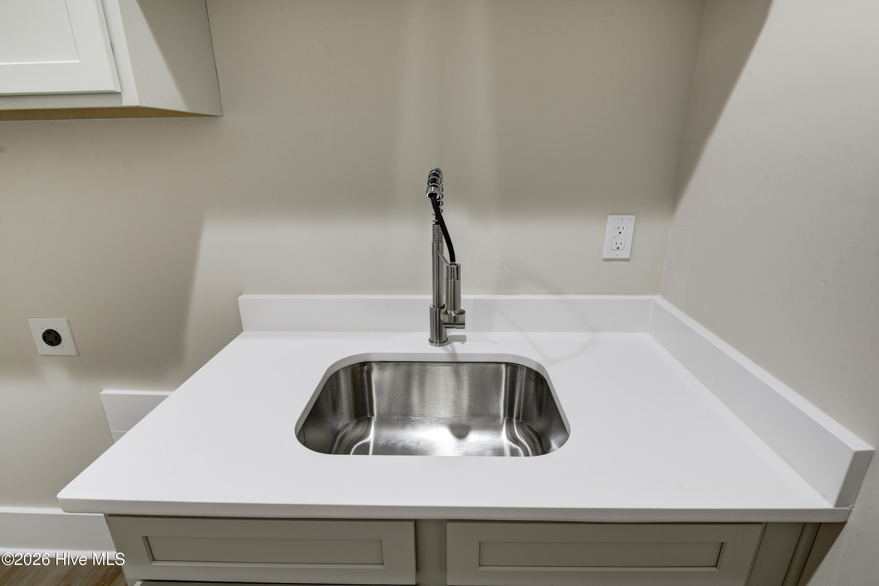 100547113 | Photo 10